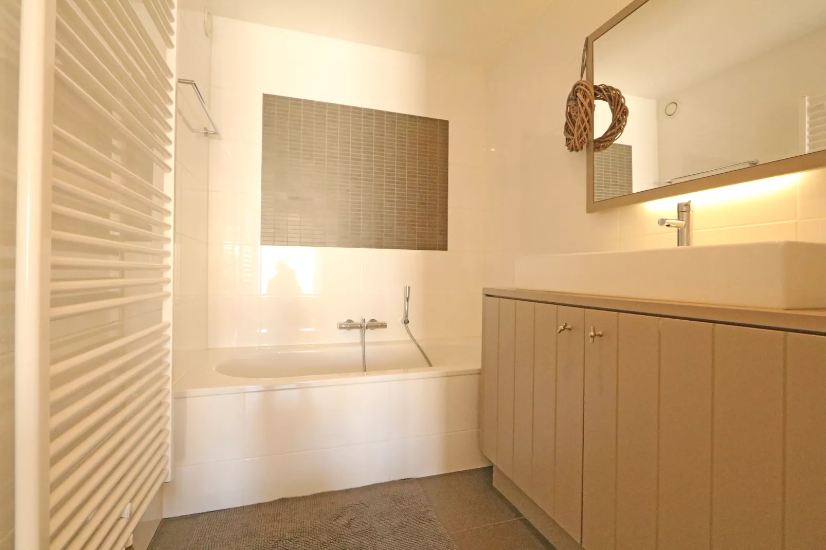 CARINA 61  BOX-Bathroom