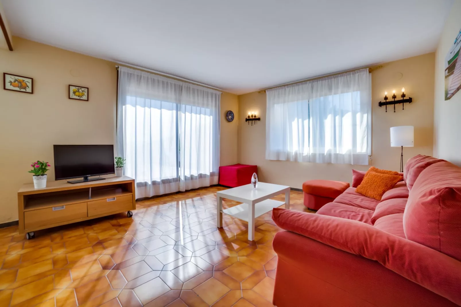 Vivalidays Villa Genis-Living room
