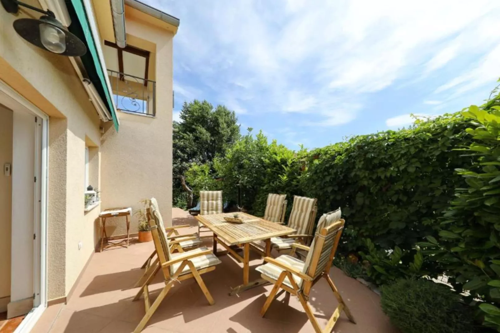 Holiday Home Mirta - Three Bedroom Holiday Home with terrace-Indoor