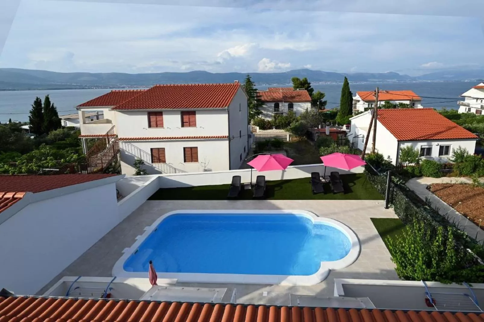 Apartments Mihovilović - 50 m from beach - Two Bedroom Apartment with Terrace and Pool View (A1)-Piscine