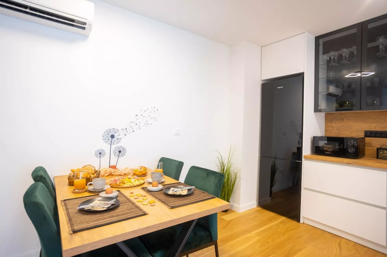 Apartment Jugo - Two Bedroom Apartment with Terrace and Sea View-Dining room