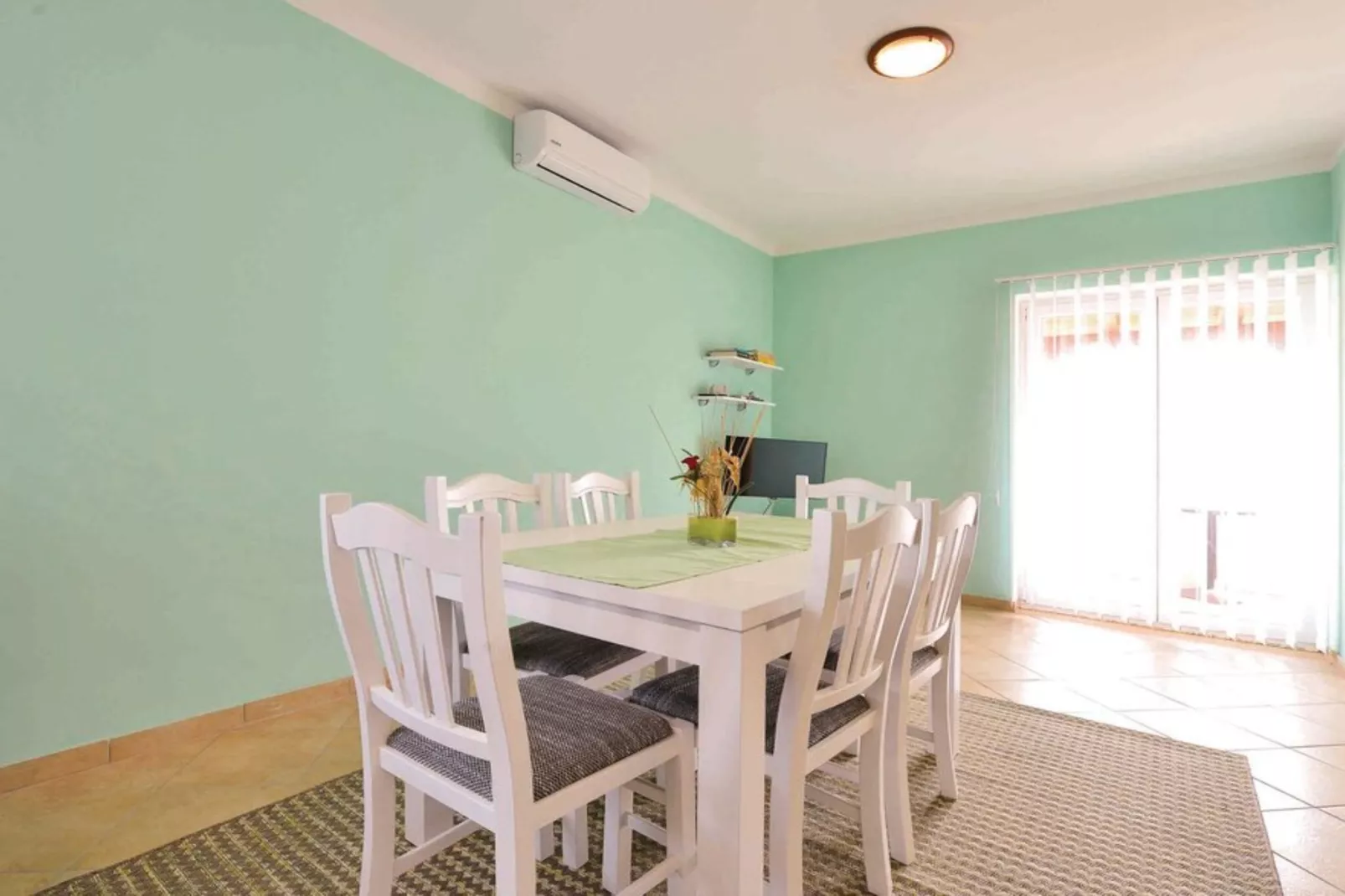 Holiday Home Villa Ksenija - Six Bedroom Holiday Home with Pool-Dining room