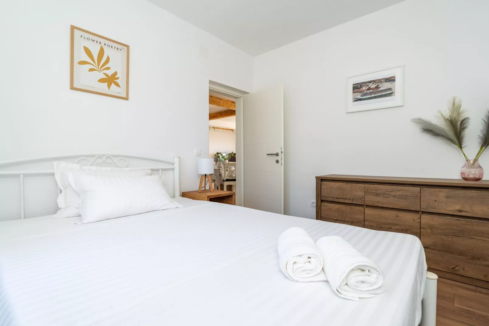 Apartment Bella Vista - Two Bedroom Apartment with Sea View-Bedroom