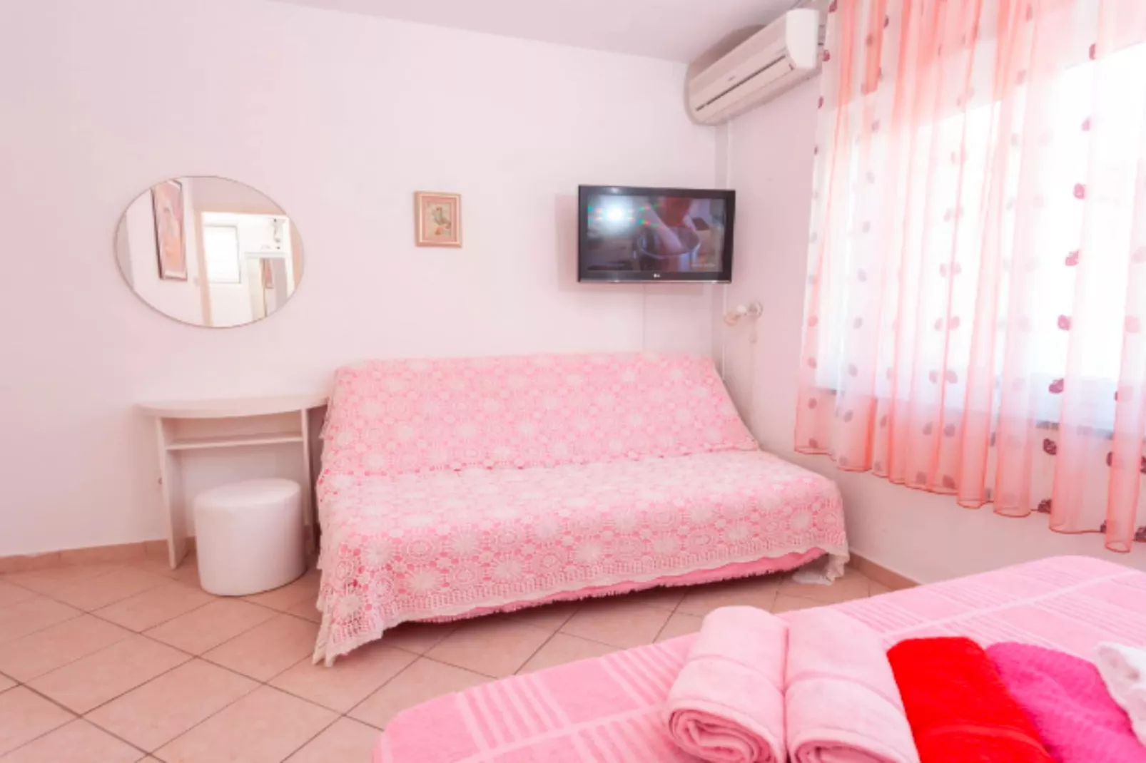 Apartments Lily - Three Bedroom Apartment with Terrace and Sea View-Schlafzimmer