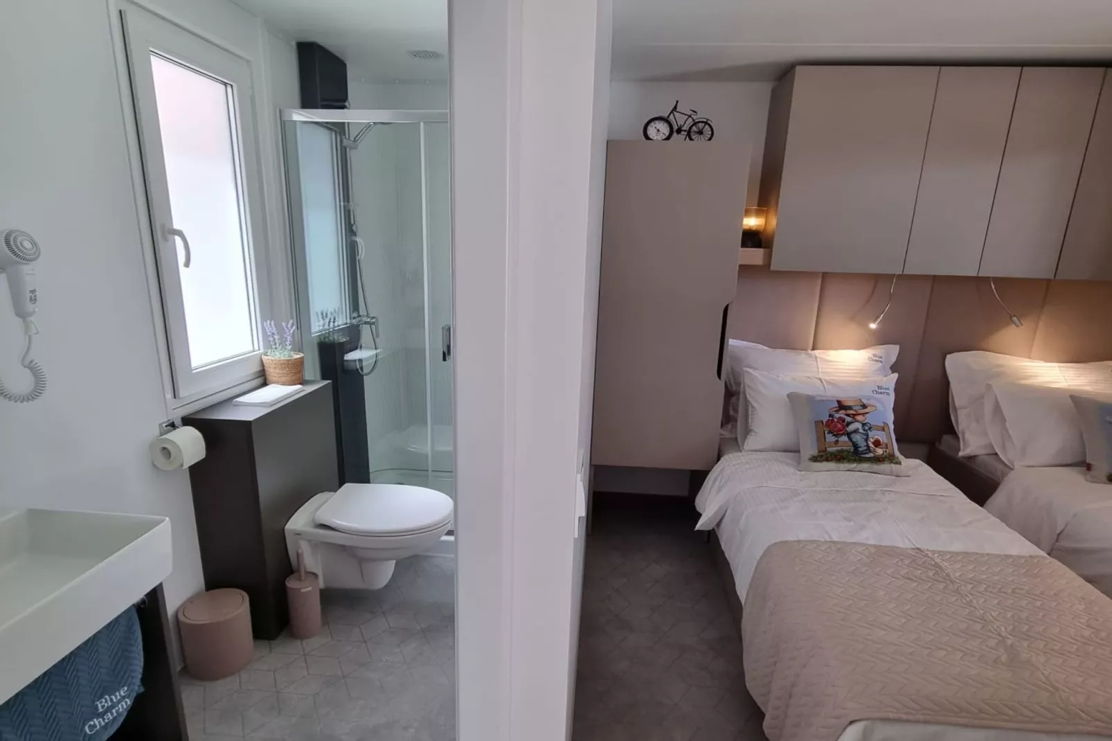 Blue Charm Mobile Home - Two Bedroom Mobile Home ( M10)-Bedroom
