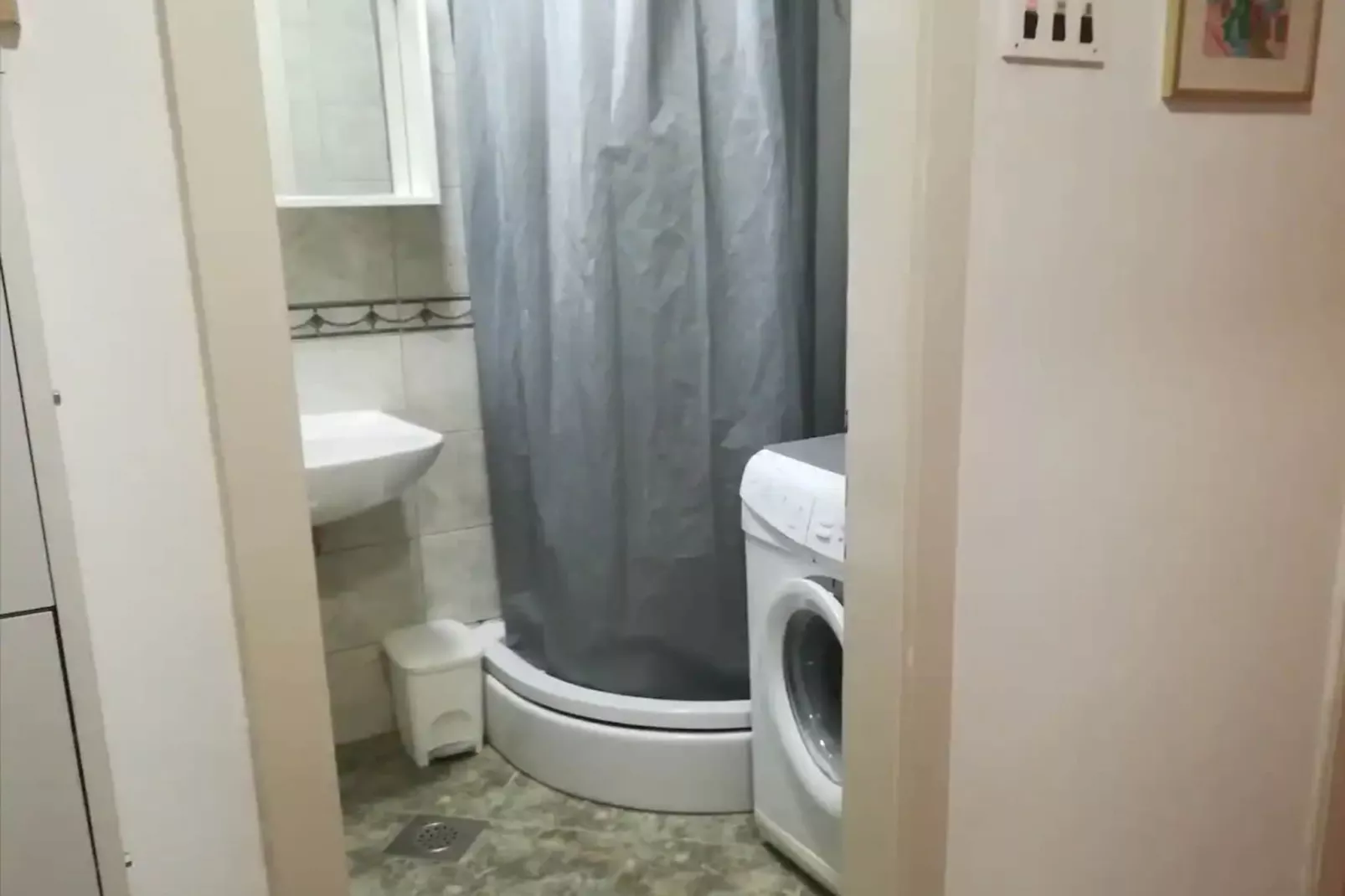 Friendly Well Located Family Apartment - One bedroom apartment-Salle de bain