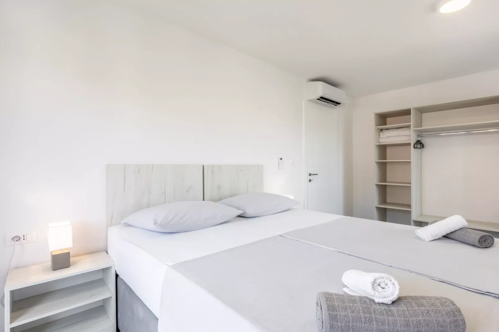 Villa Bonce - Five Bedroom Villa with Private Swimming Pool-Bedroom