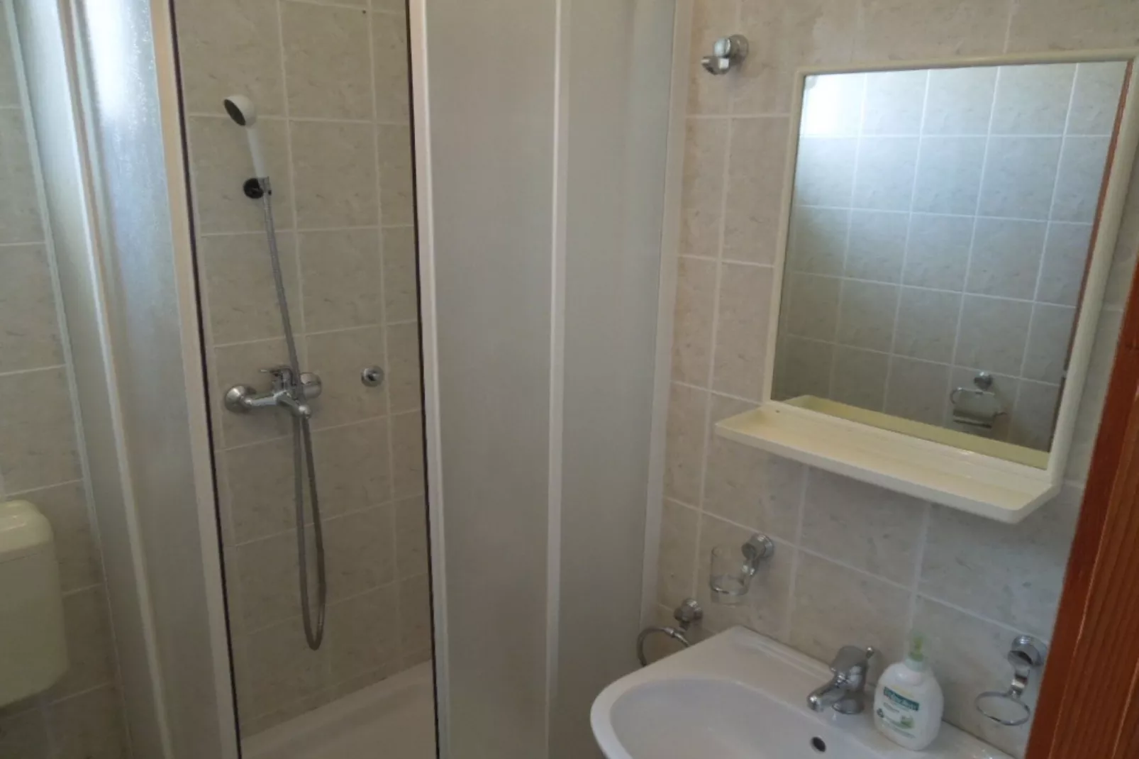 Apartments Julia - Double Room Julia 2-Salle de bain
