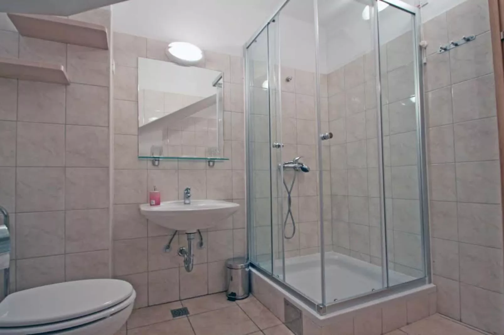 Beachfront Apartments Tamarix - Superior One Bedroom Apartment (Grand) 4-Salle de bain