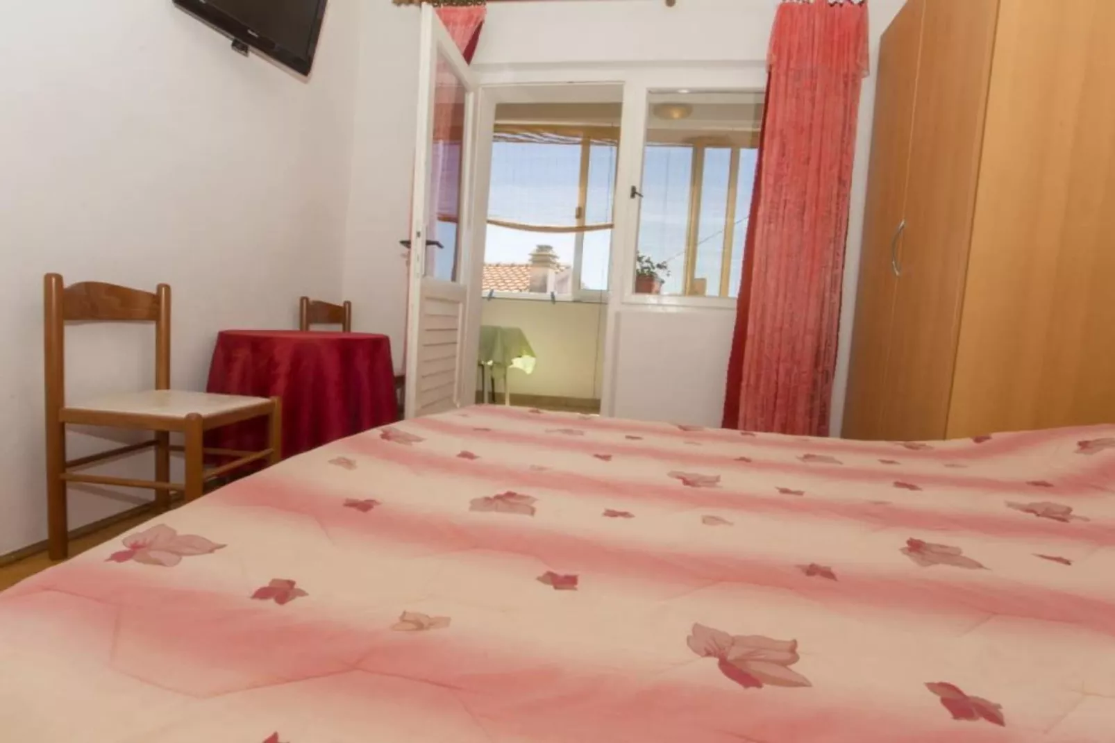 Double Room with Private Balcony (A2)-Chambre