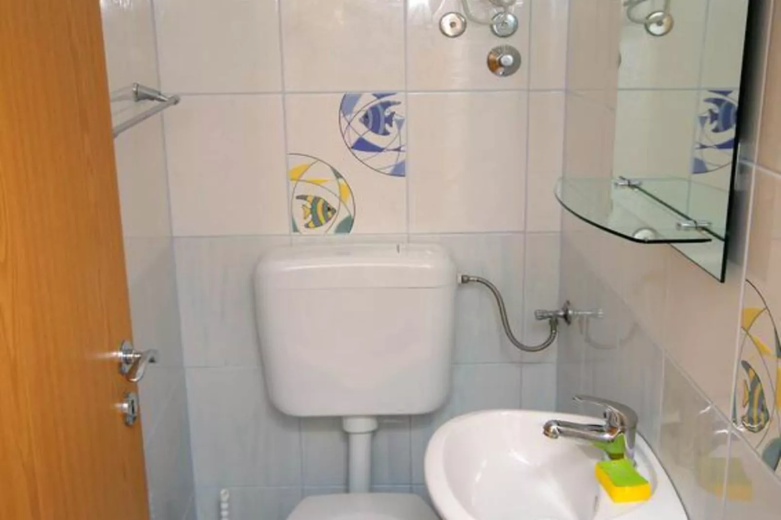 Four Bedroom Holiday Home-Bathroom