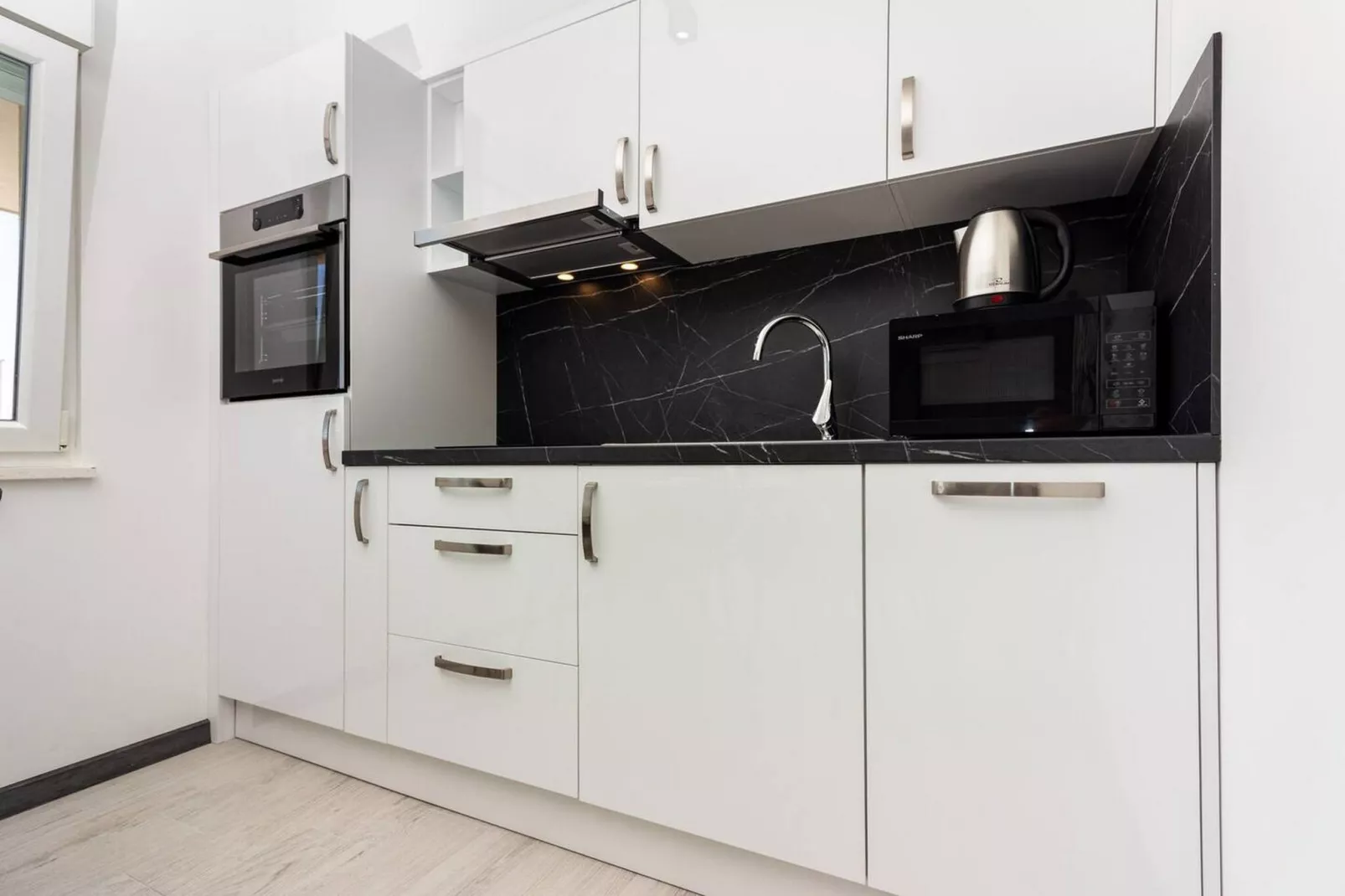 Modern Apartments with Private Balcony - One Bedroom Apartment (Owner S1)-Cuisine