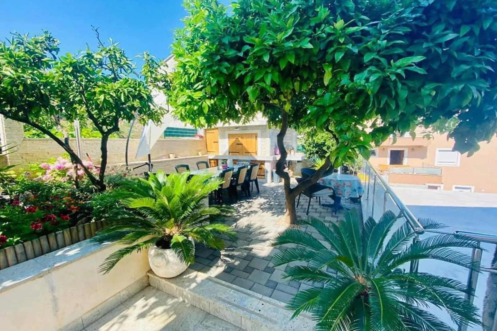 Mastrinka Bright Apartment with Free Parking and Modern Amenities - Two Bedroom Apartment-Im Freien