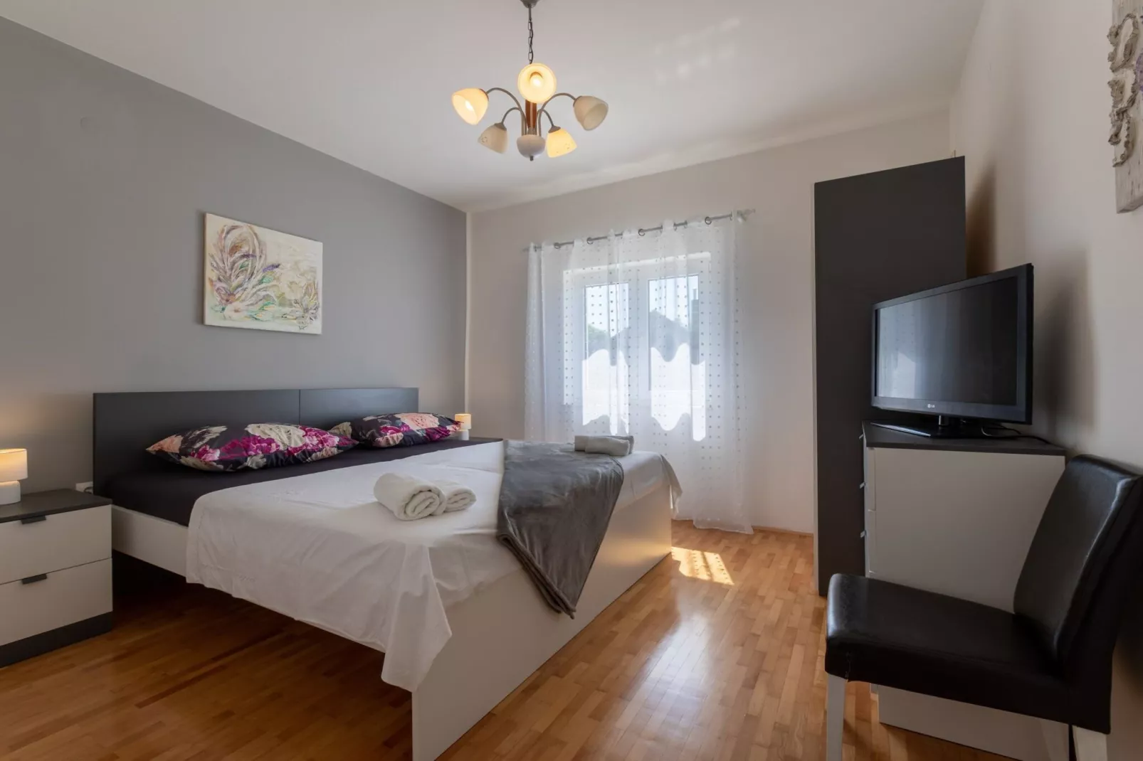 Peaceful and Cozy Holiday Home near Imotski - Two Bedroom Holiday Home-Bedroom