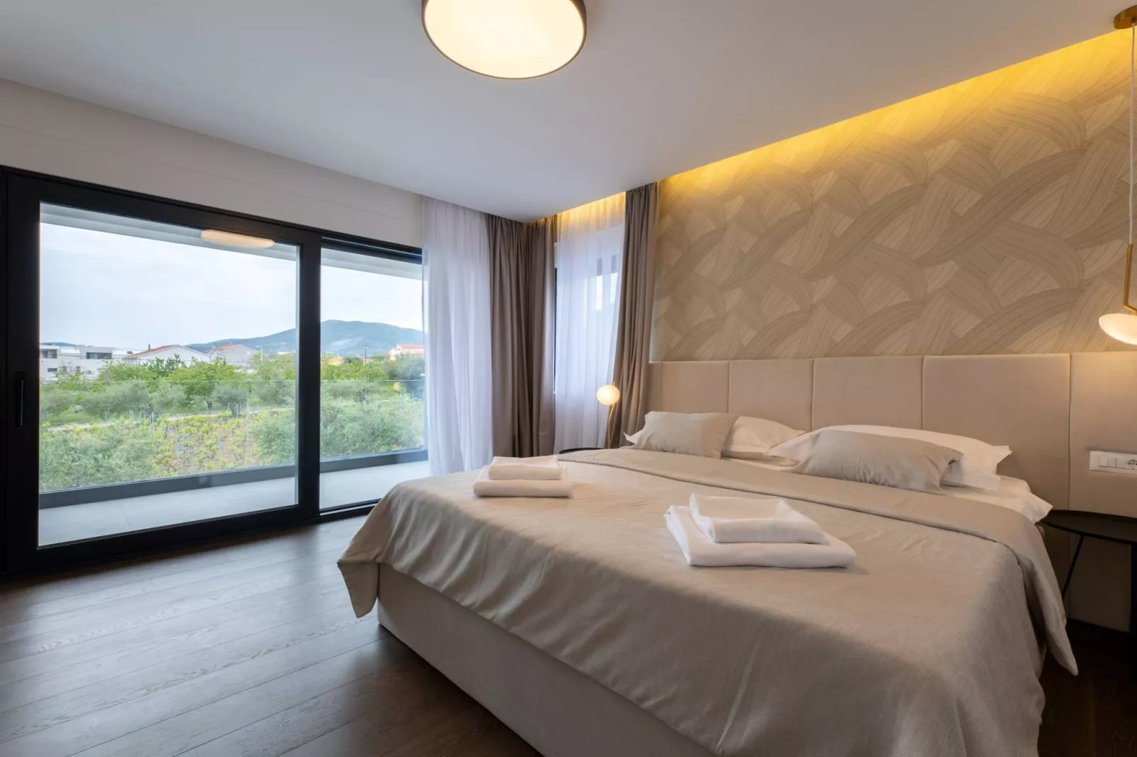 Moonlit Mirage Villa with Pool, Gym and Sauna - Five Bedroom Villa with Pool-Bedroom