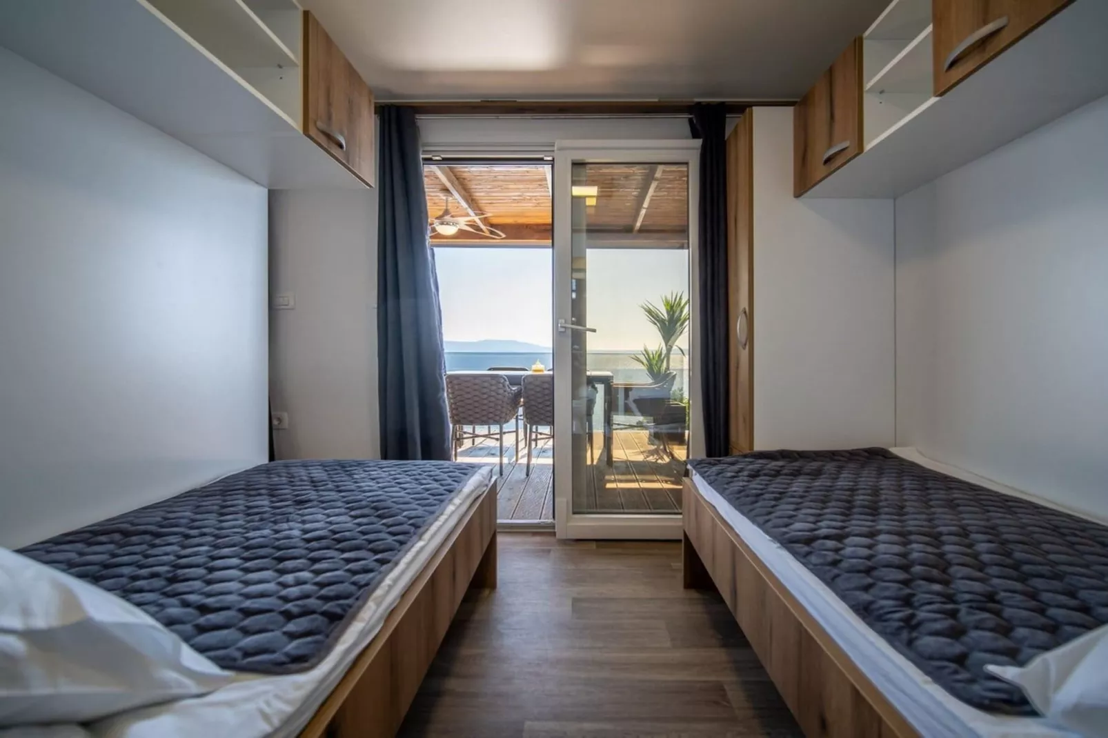 Seaside Deluxe Escape at Klenovica Camping - Two Bedroom Mobile Home with Hot-Tub  (owner 419)-Schlafzimmer