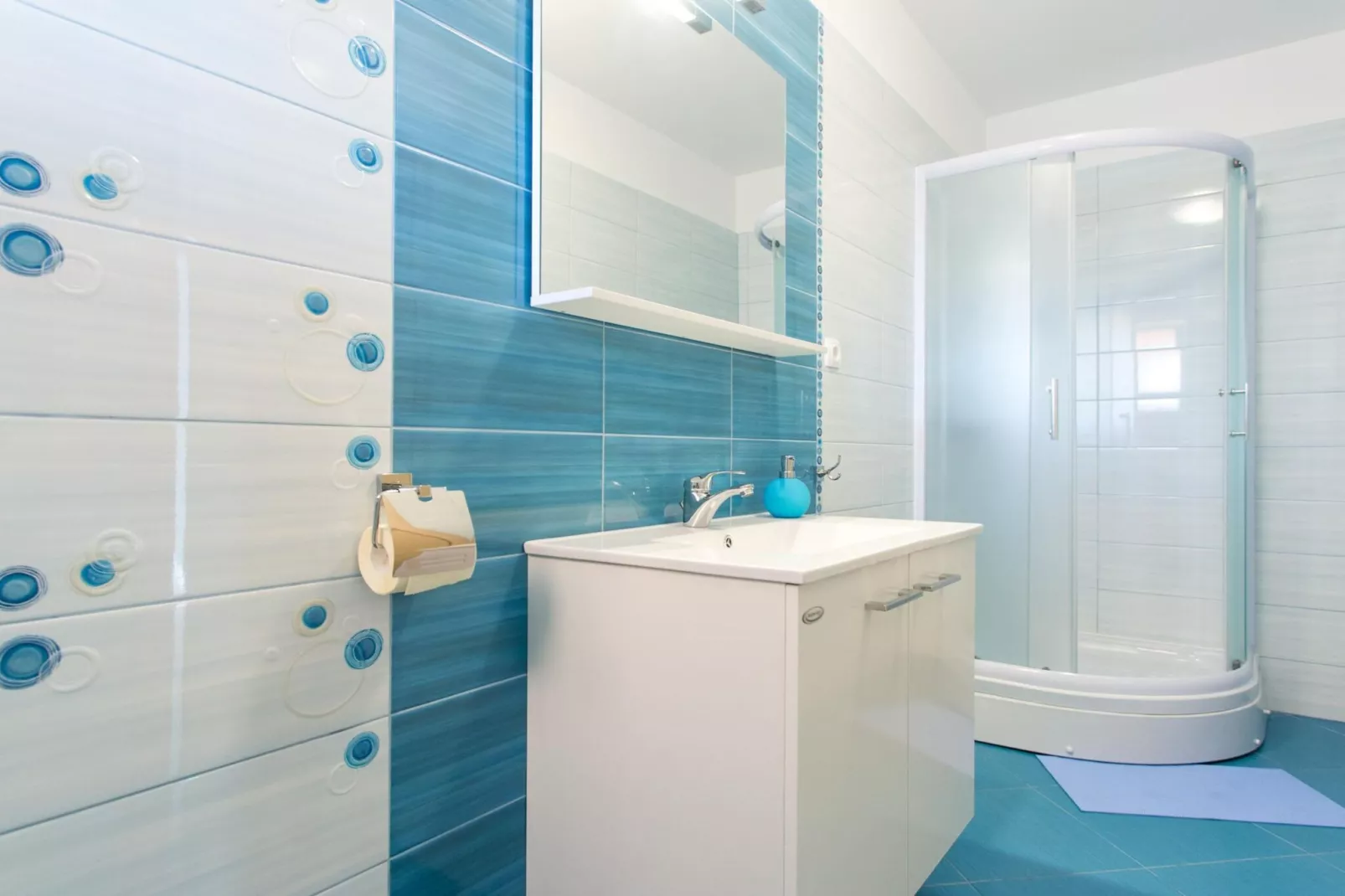 Scenic Elegant Apartments Krk with Balcony and Pool - Standard Two Bedroom Apartment with Balcony and Pool (owner 3)-Badezimmer
