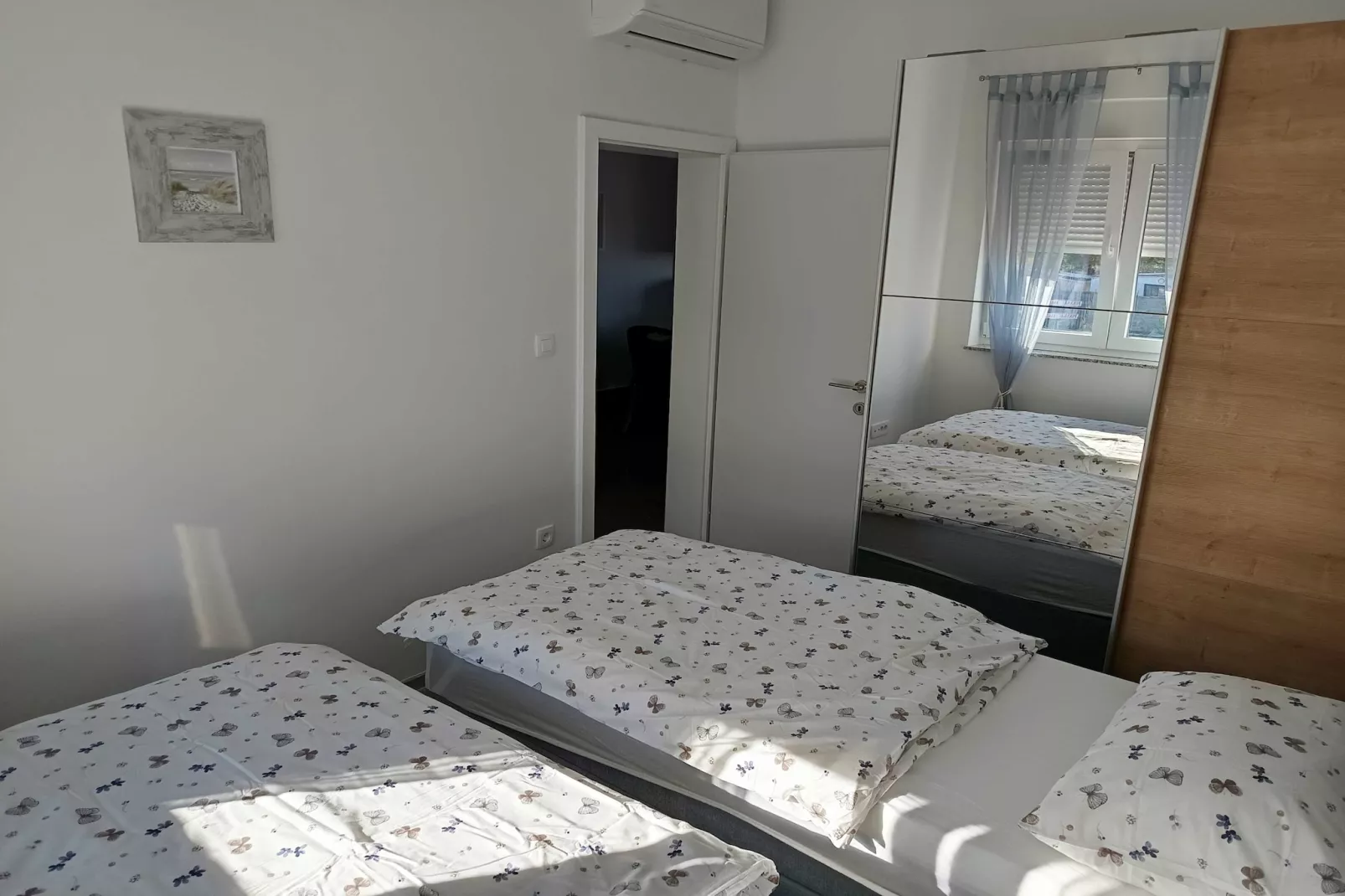 Cozy Apartment Bili - Two Bedroom Apartment-Schlafzimmer