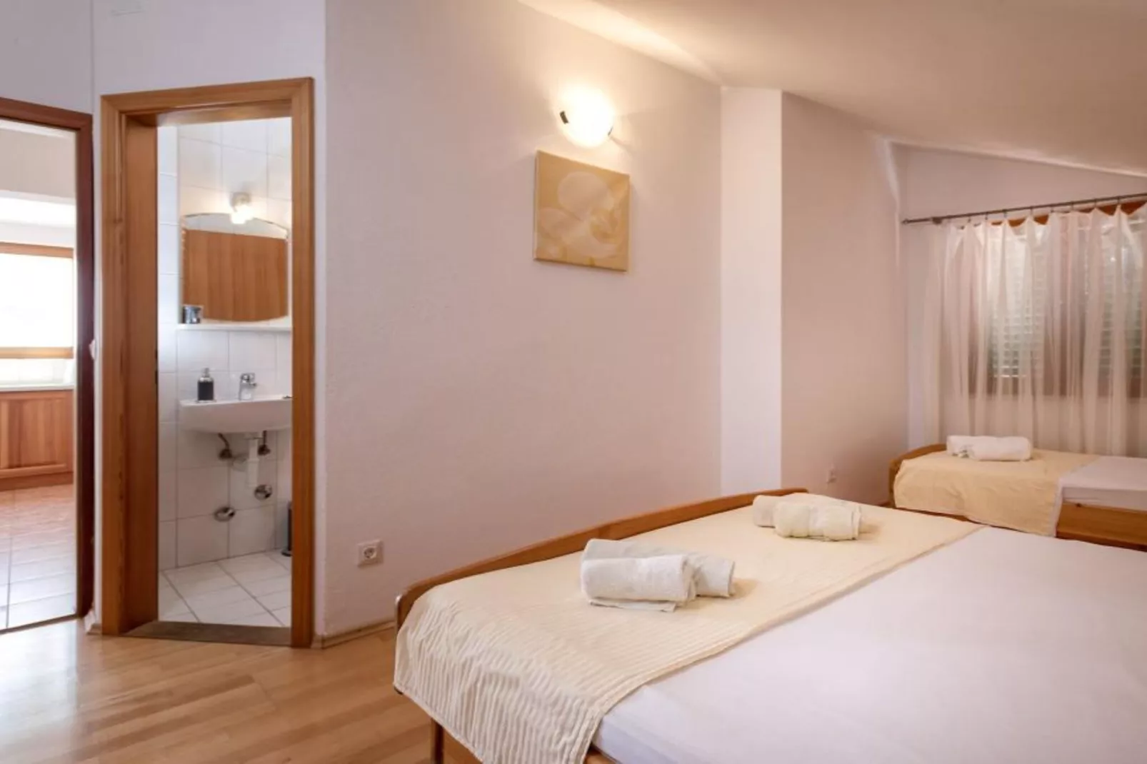 Dolac Green Side Apartments - Two Bedroom Apartment 2-Bedroom