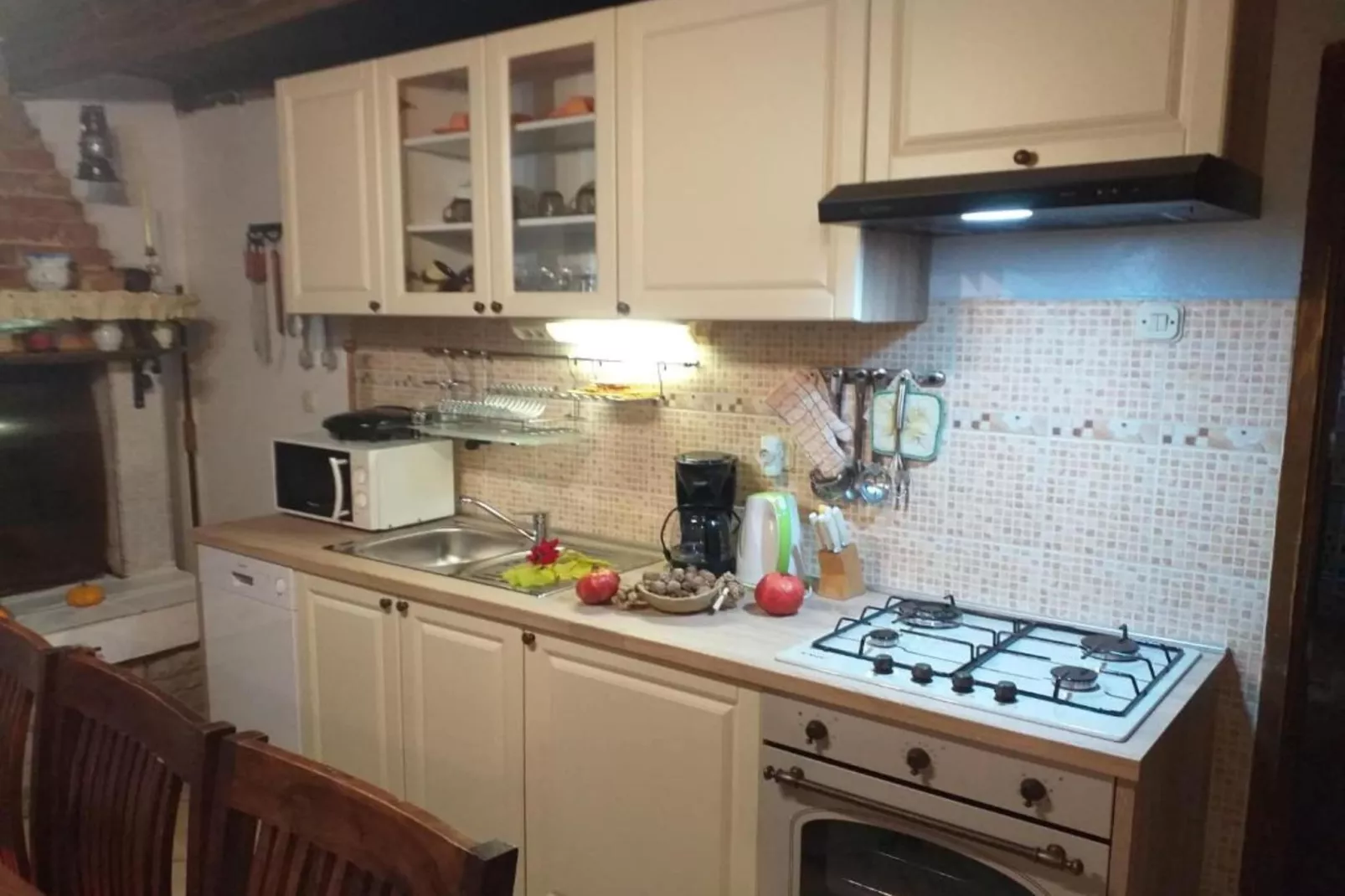 Authentic Istrian Holiday Home for Unforgettable Stays - Three Bedroom Holiday Home with Private Pool-Cuisine