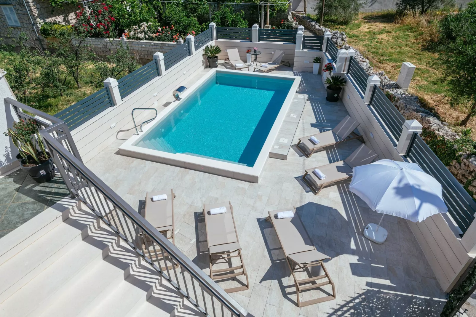 Apartments Azzurro- One Bedroom Apartment with Terrace  ( Azzurro III-gornji)-Swimming pool