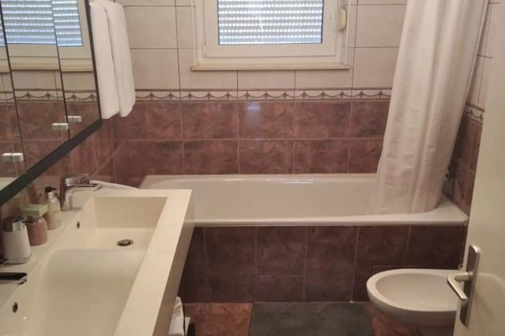 Holiday Home Dugo Selo M&A - Five Bedroom Holiday Home with Terrace-Salle de bain
