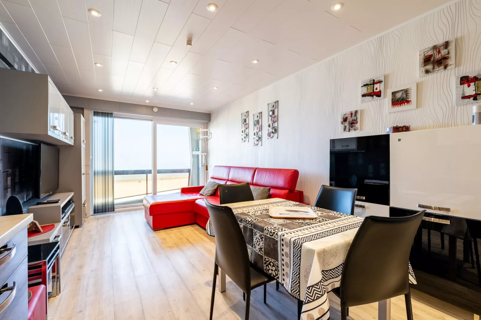 MALIBU BEACH II 3C - Dining room
