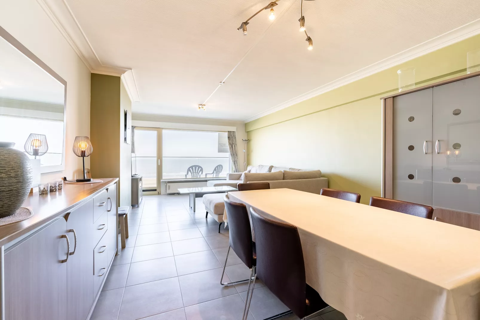 EXCELSIOR 26A-Dining room