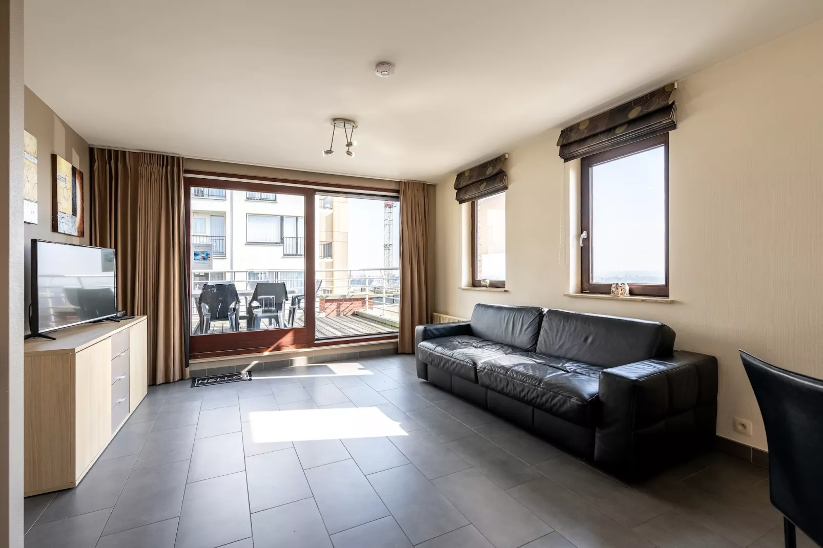 MIRAMAR 8C-Salon
