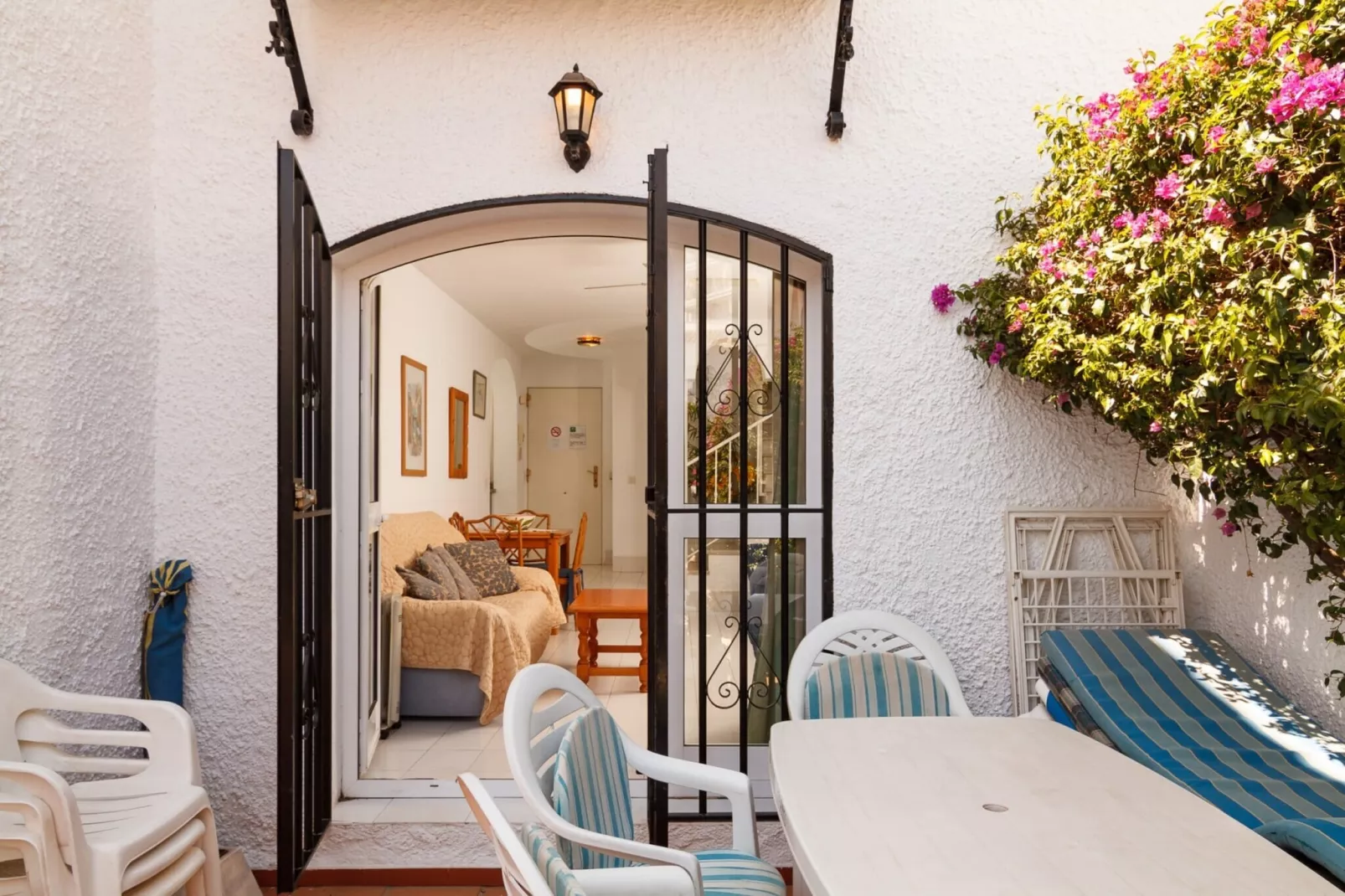 Los Pinos 23 Villas by Casasol-Empfangshalle