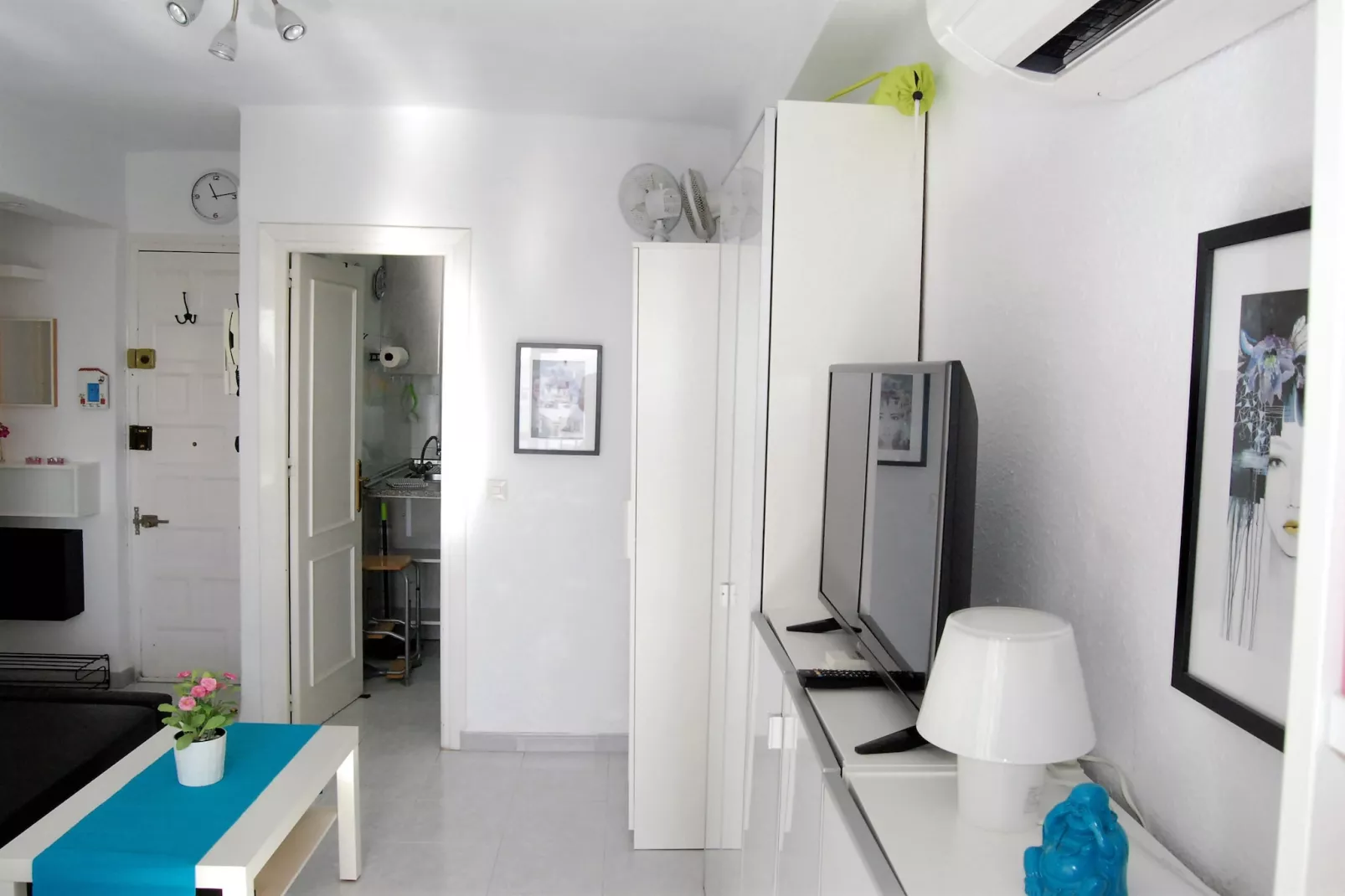 Coronado 124 Apartment by Casasol-Salon