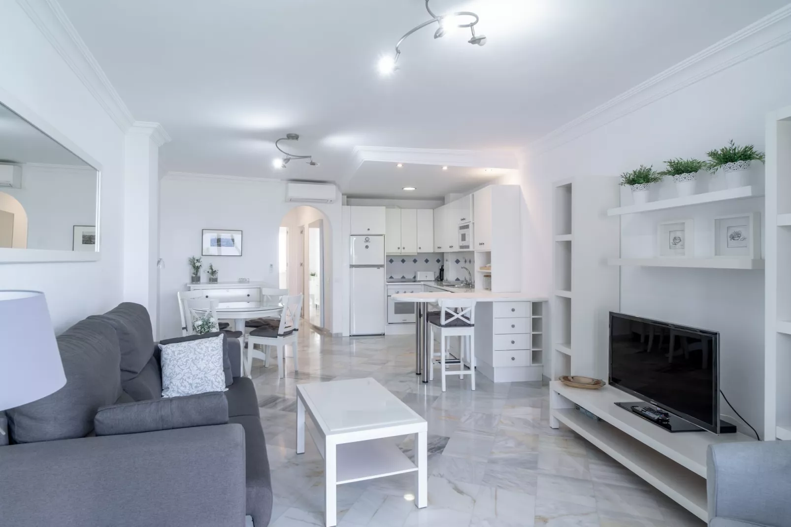 Stella Maris Beachfront B by Casasol-Living room
