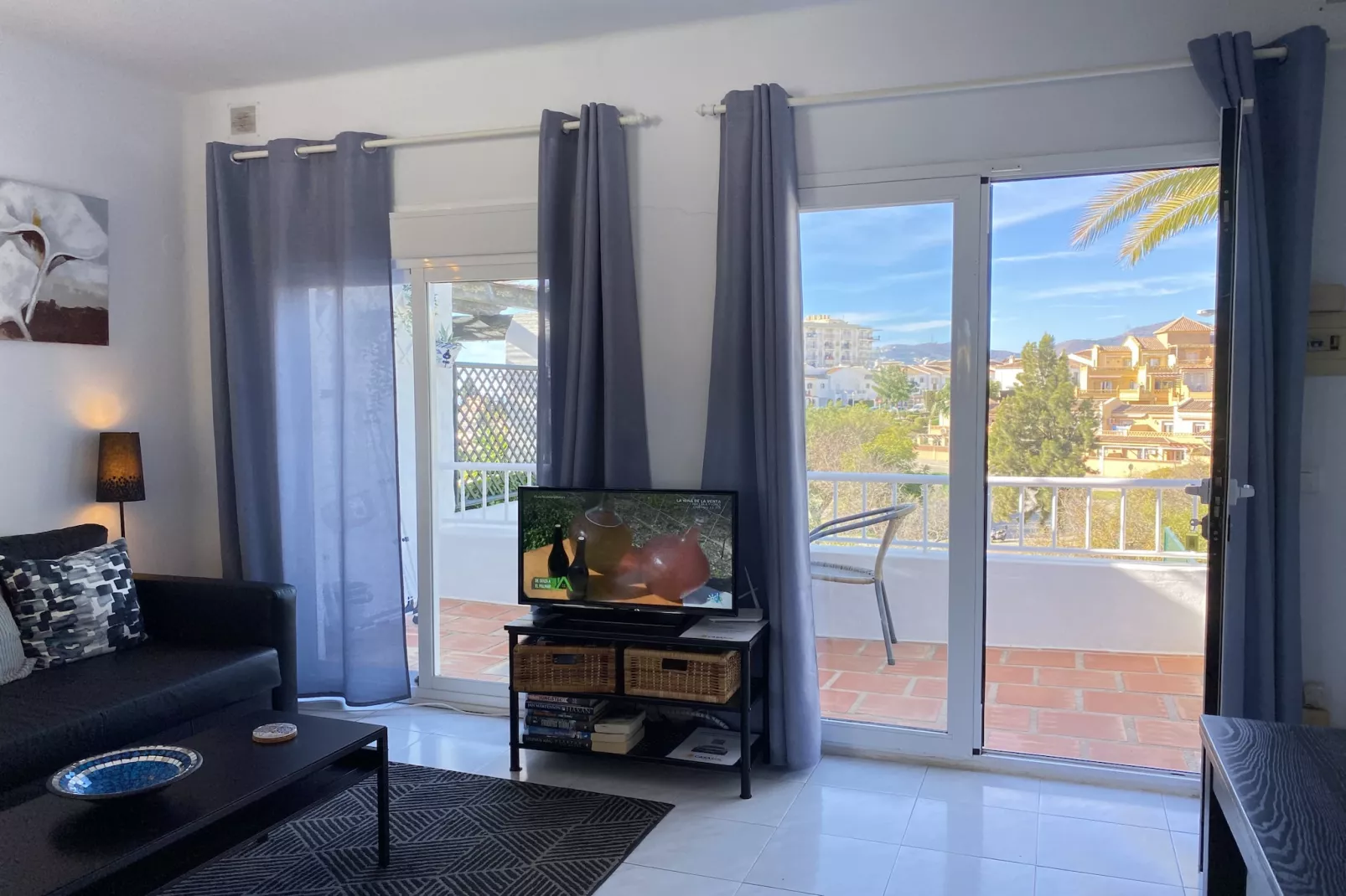 Paraiso Blanco 16A Apartments by Casasol-Salon