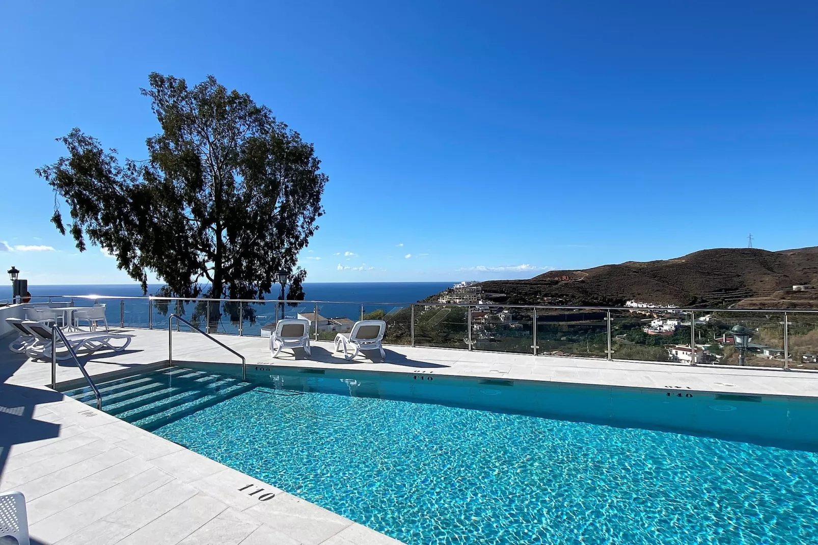 Penthouse Balcon del Mar Deluxe 3 by Casasol-Piscine