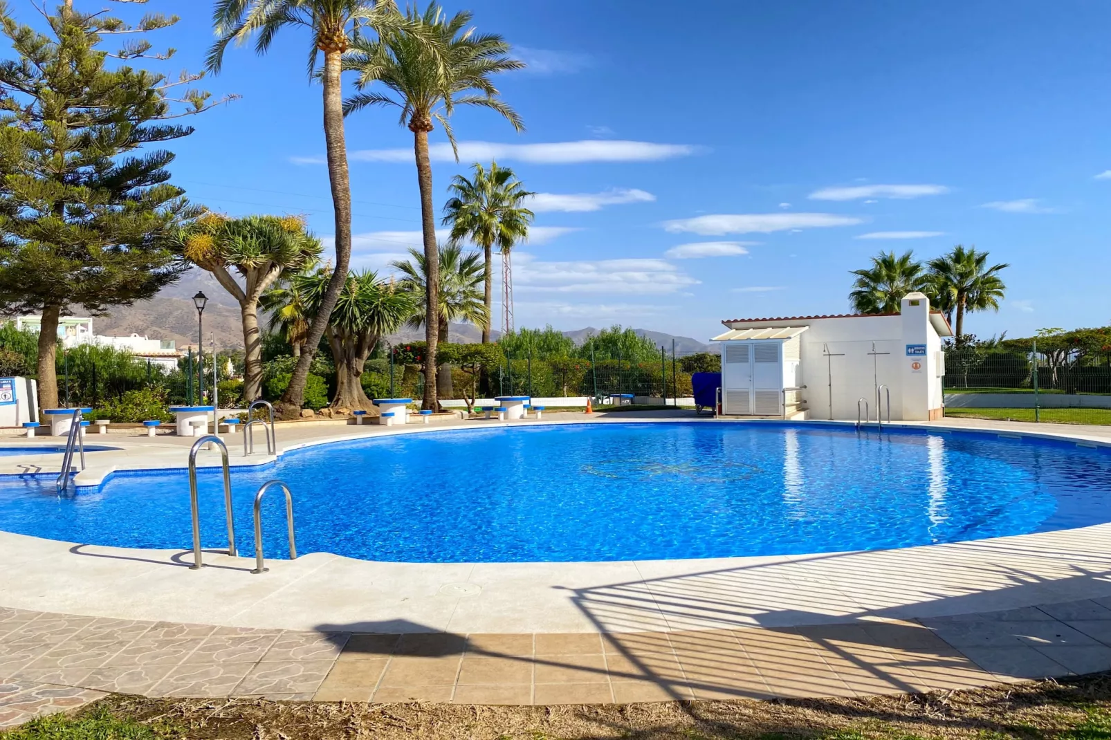 Villa Caritas Punta Lara by Casasol-Schwimmbad
