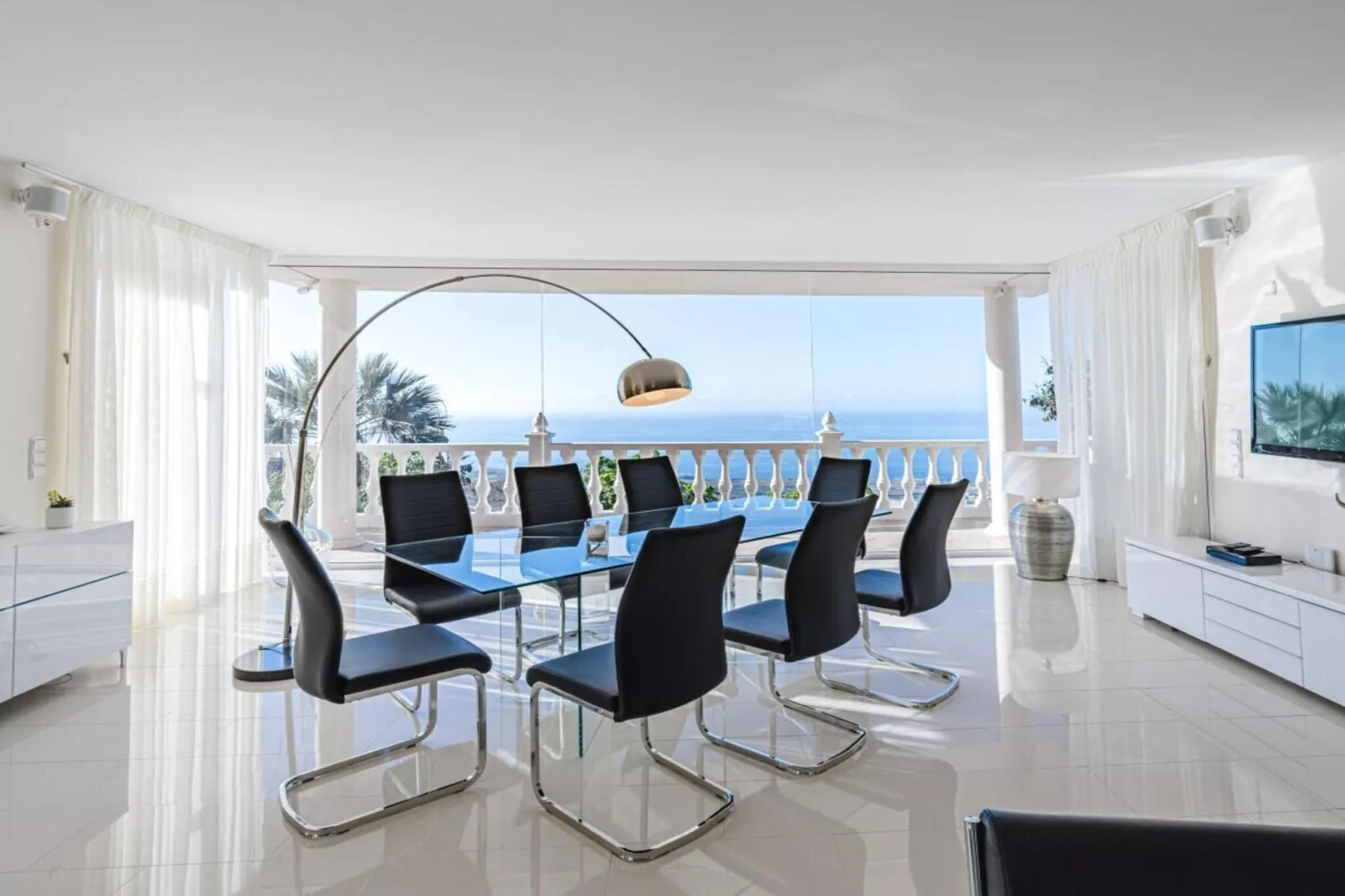 377942-Salle à manger
