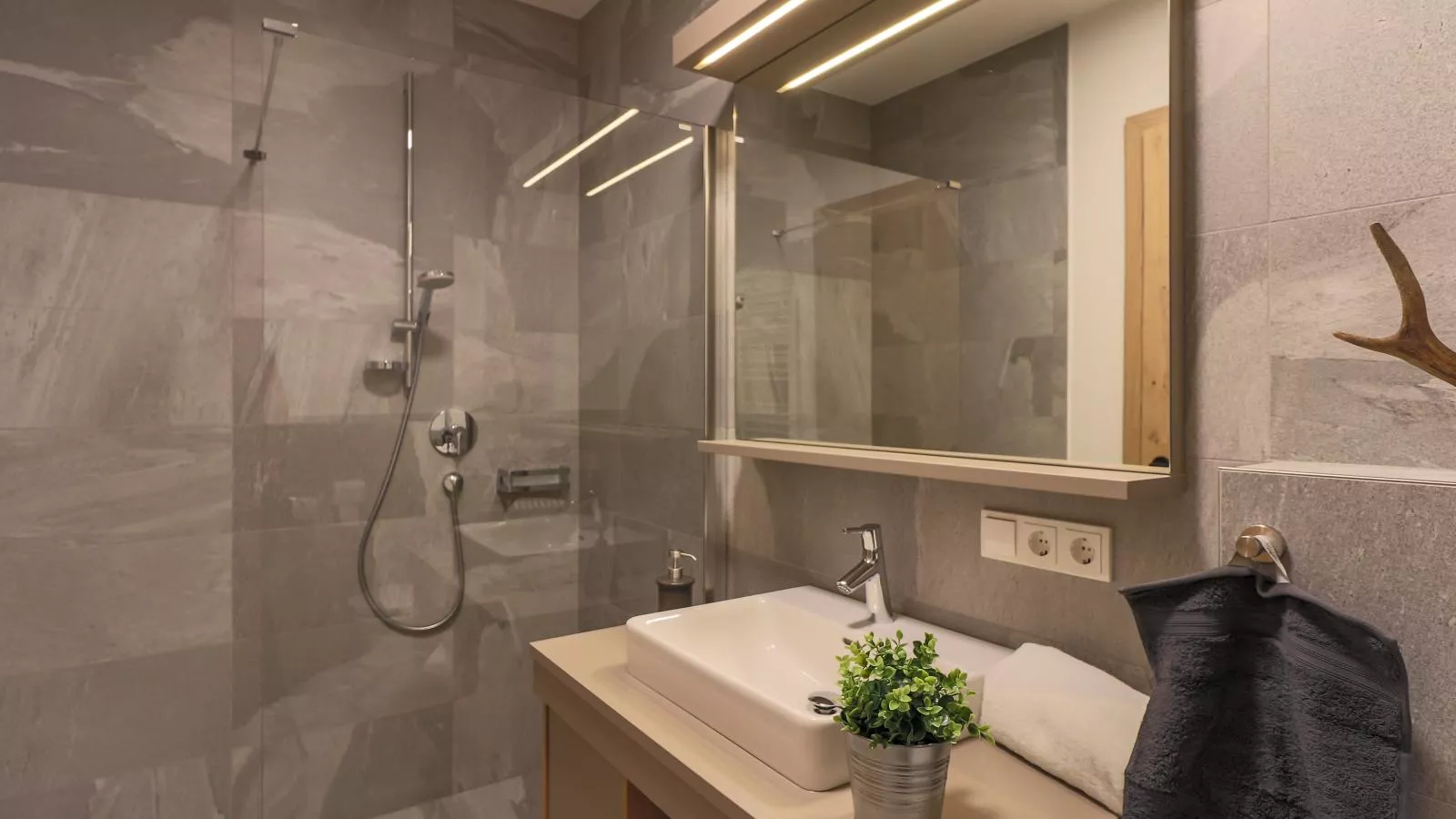 Kitzbüheler Alpenlodge Top A2-Bathroom