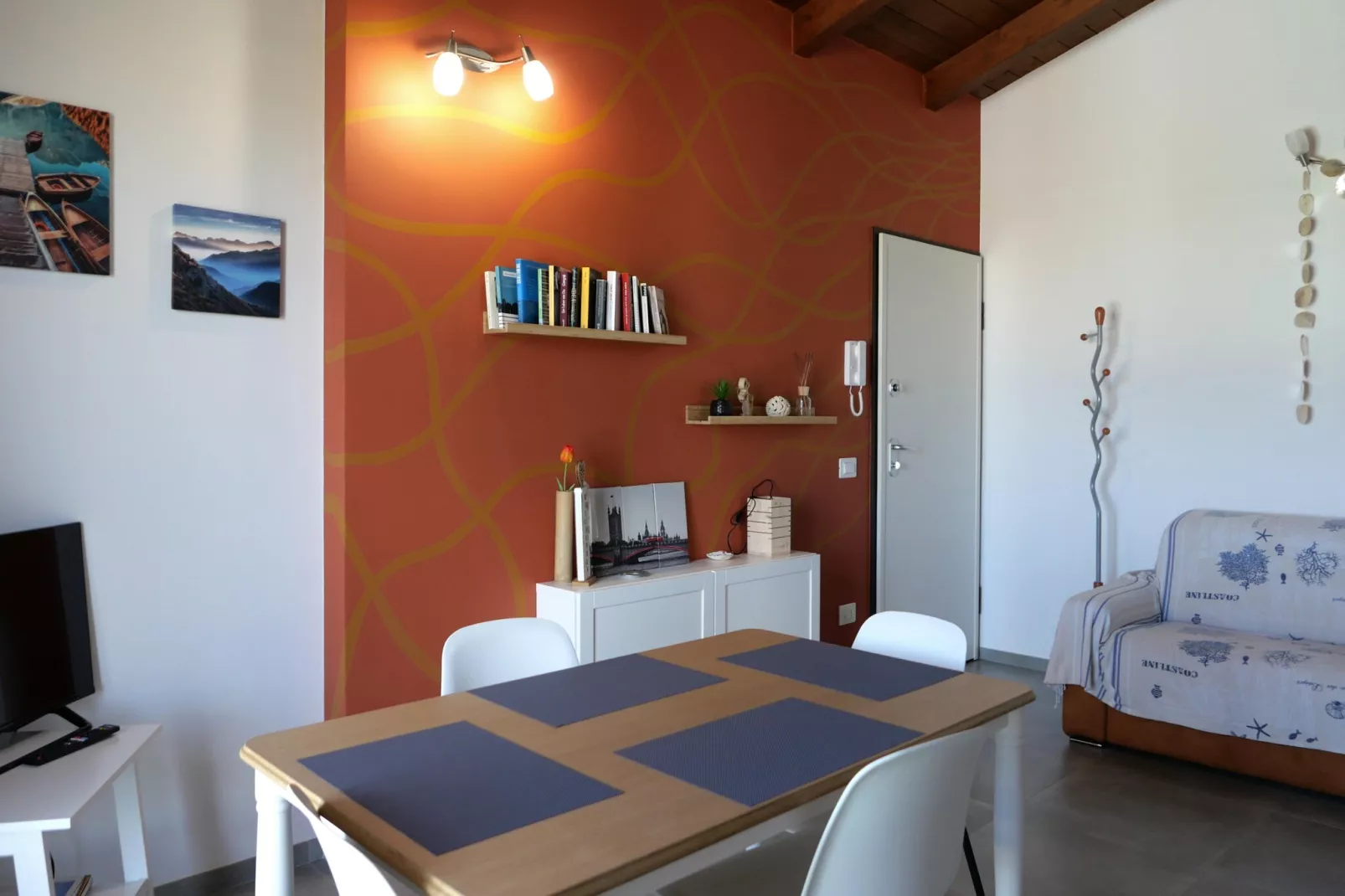 Apartment Terre Roversche-Dining room