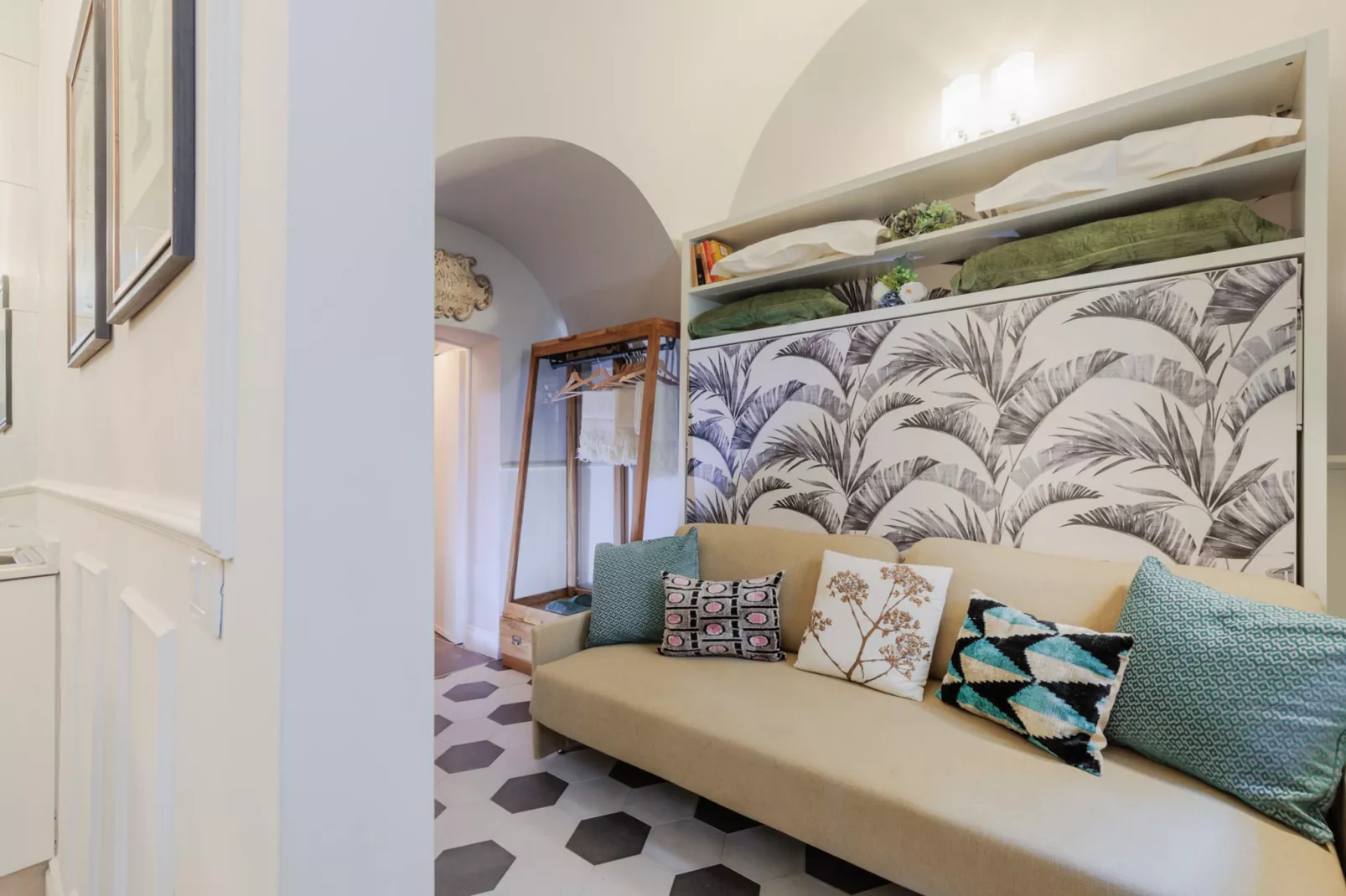 Busdraghi Studio,Stylish at Via Fillungo-Untagged