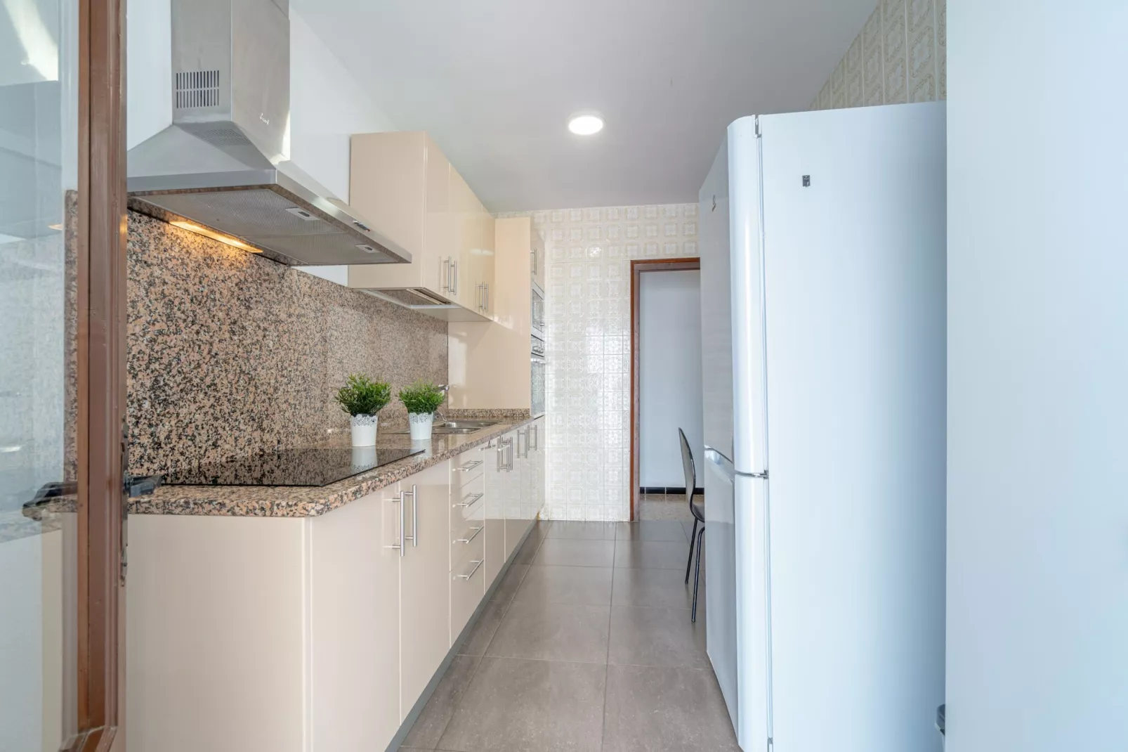 0081-PANI 141B - Kitchen