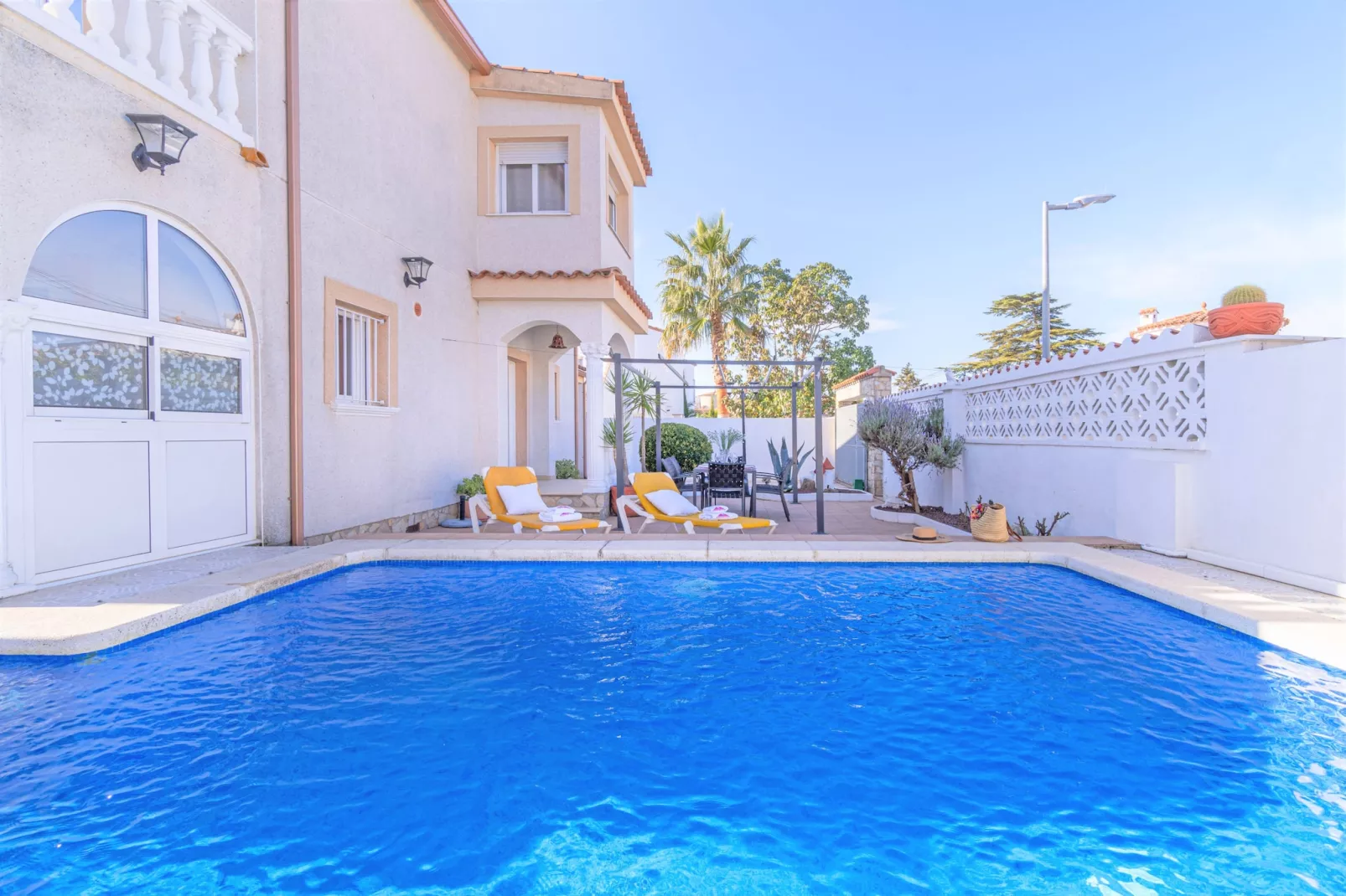 0007-REQUESENS 63 B-Swimming pool
