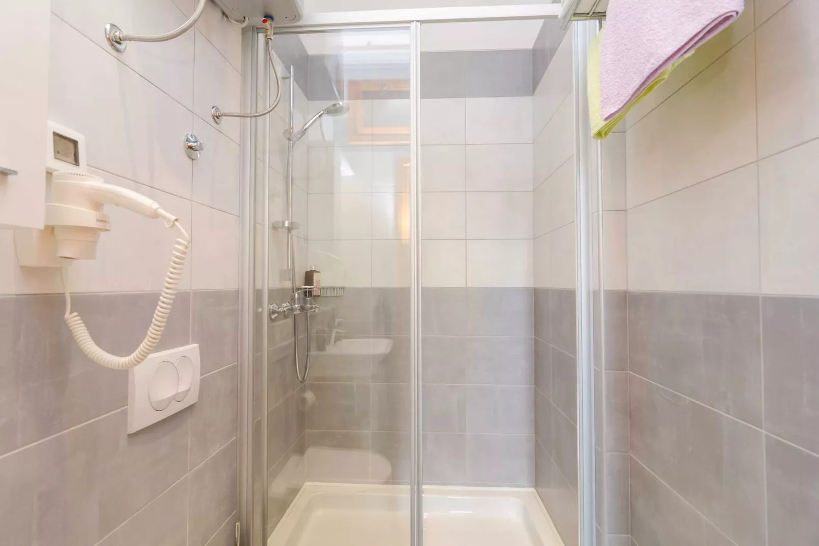 Rooms Lovrijenac -Twin or Double Room with Sea View (3)-Badezimmer