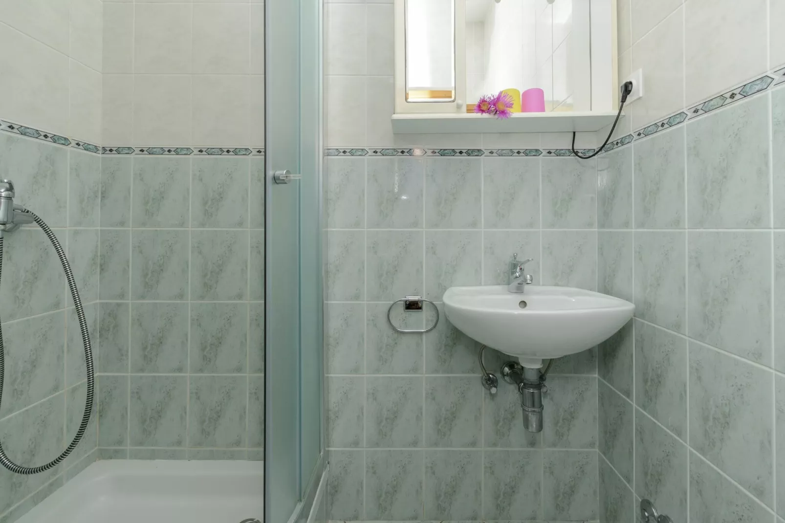 Oreb Dream Apartments - One Bedroom Apartment with Terrace and Sea View (Apartment 1)-Bathroom