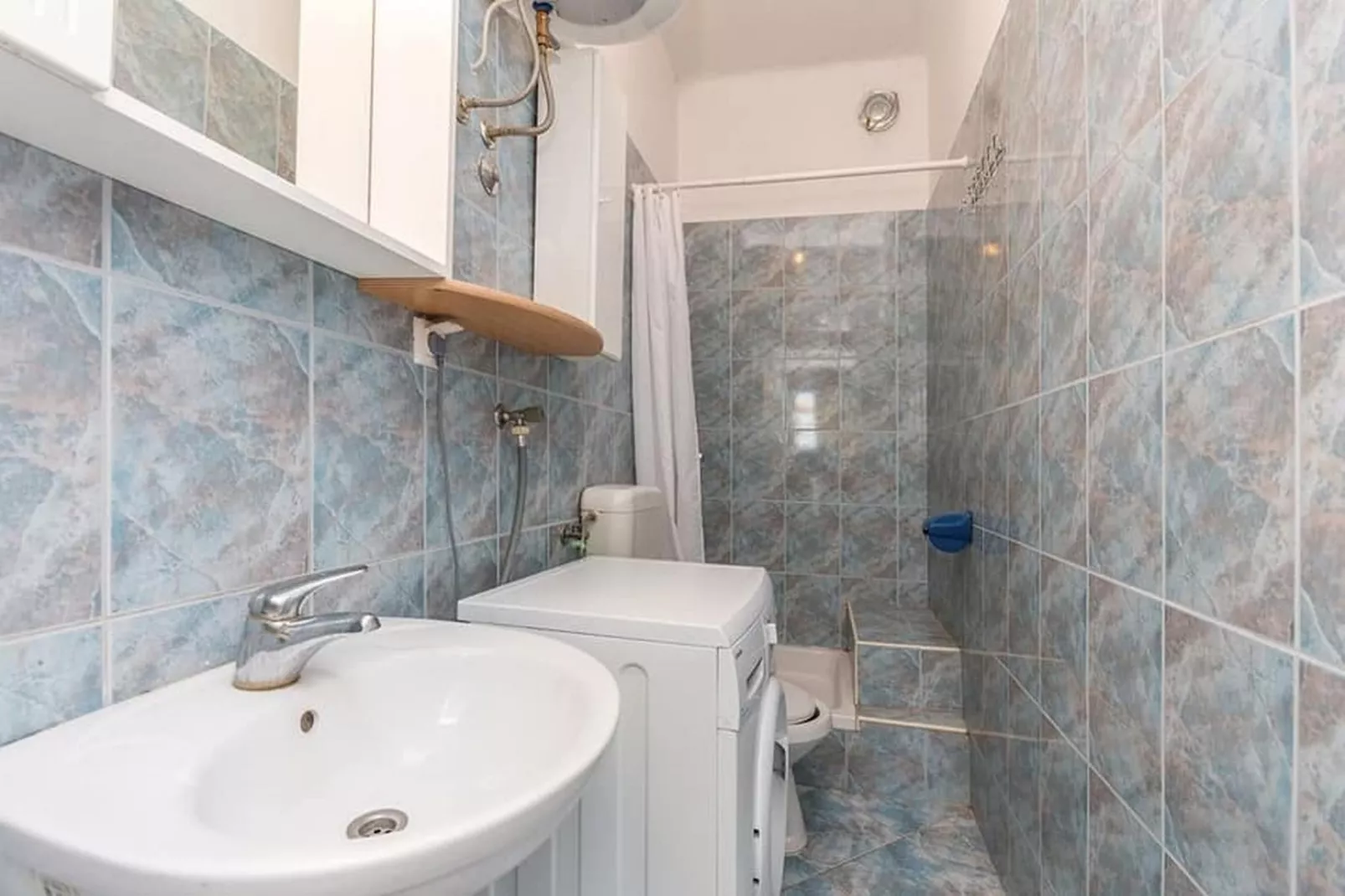Apartment Marjan - One Bedroom Apartment with shared Terrace-Salle de bain