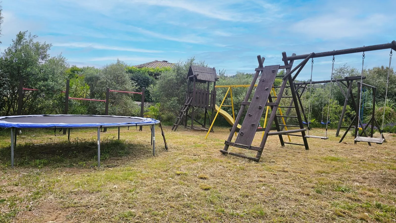 La Cerisette-Gardens in summer