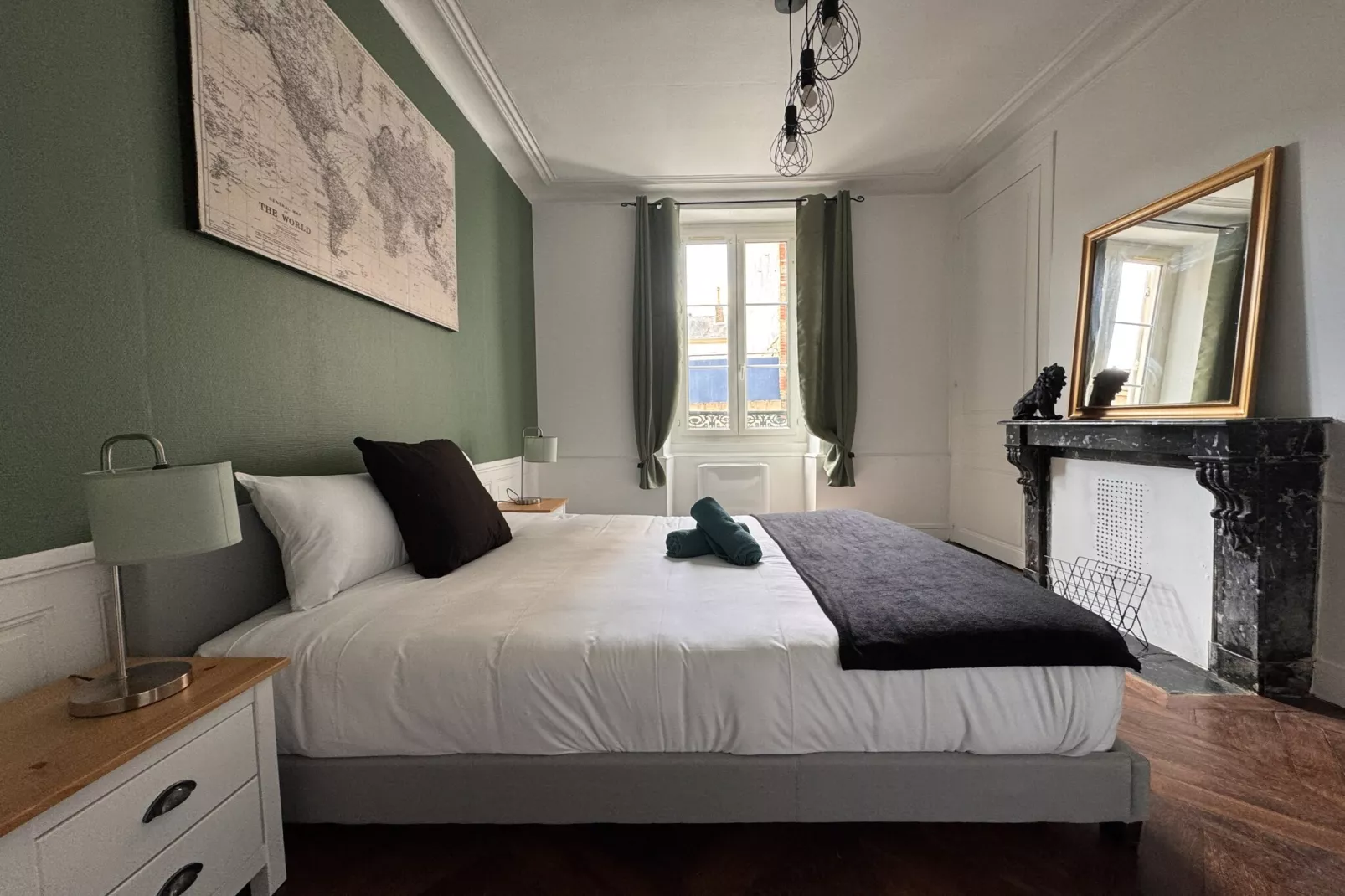 Sherlock Holmes - Home - 4 pers - Rêve au Mans-Bedroom