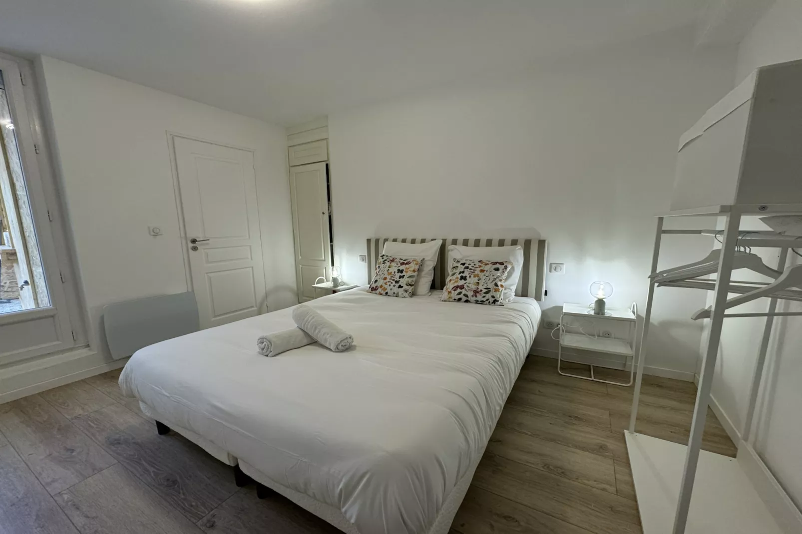 Les lys jaunes - 4pers -Rêve au Mans-Bedroom