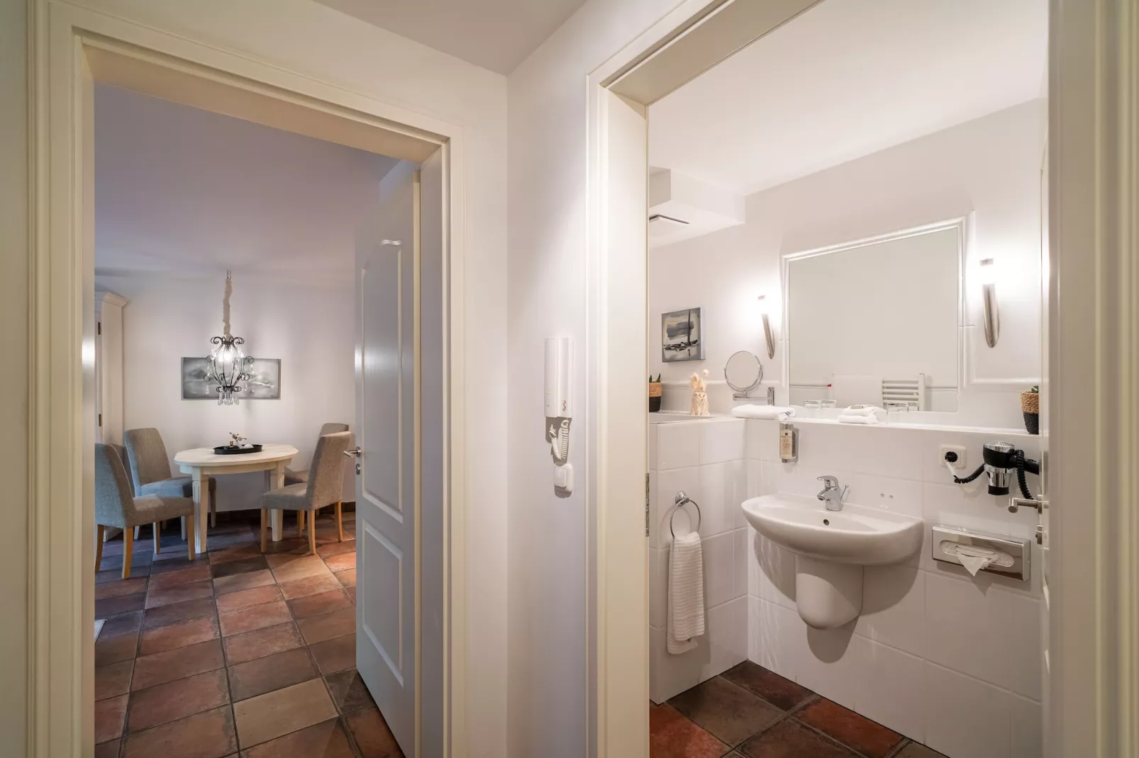 Haus Sonne - Souterrain Fewo - Strandhotel Fischland-Flur