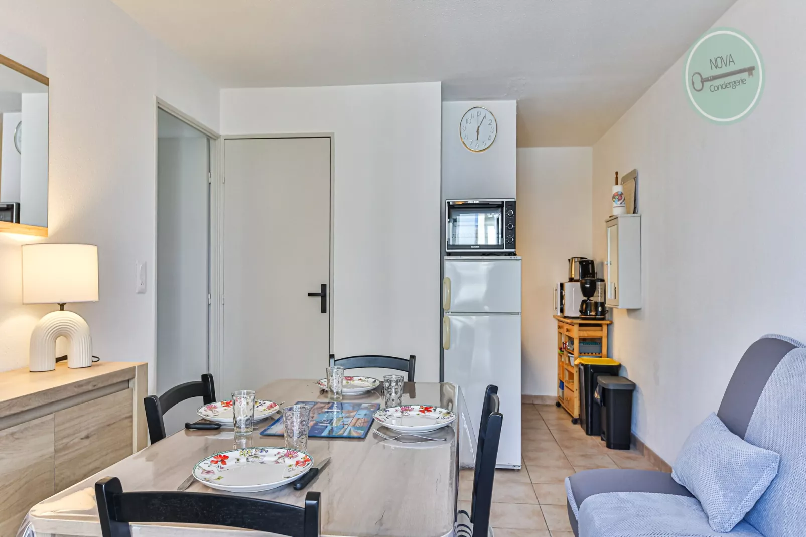 Ambition Marine-Dining room