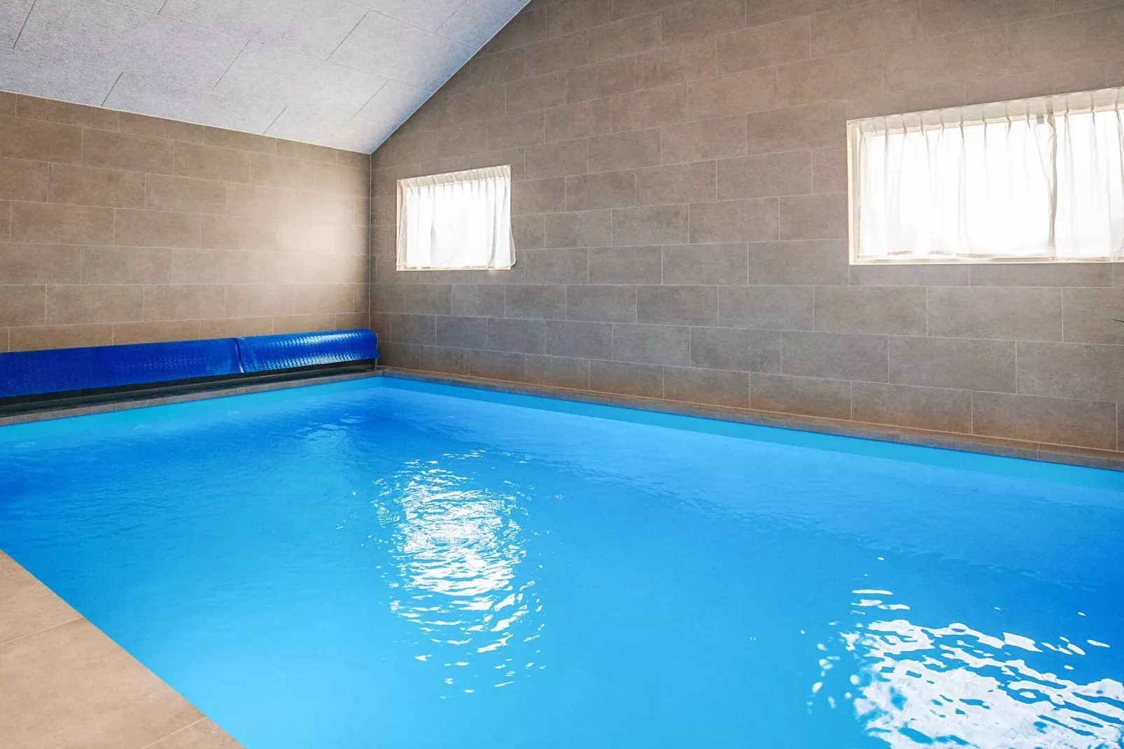 5 Sterne Ferienhaus in Idestrup-Schwimmbad